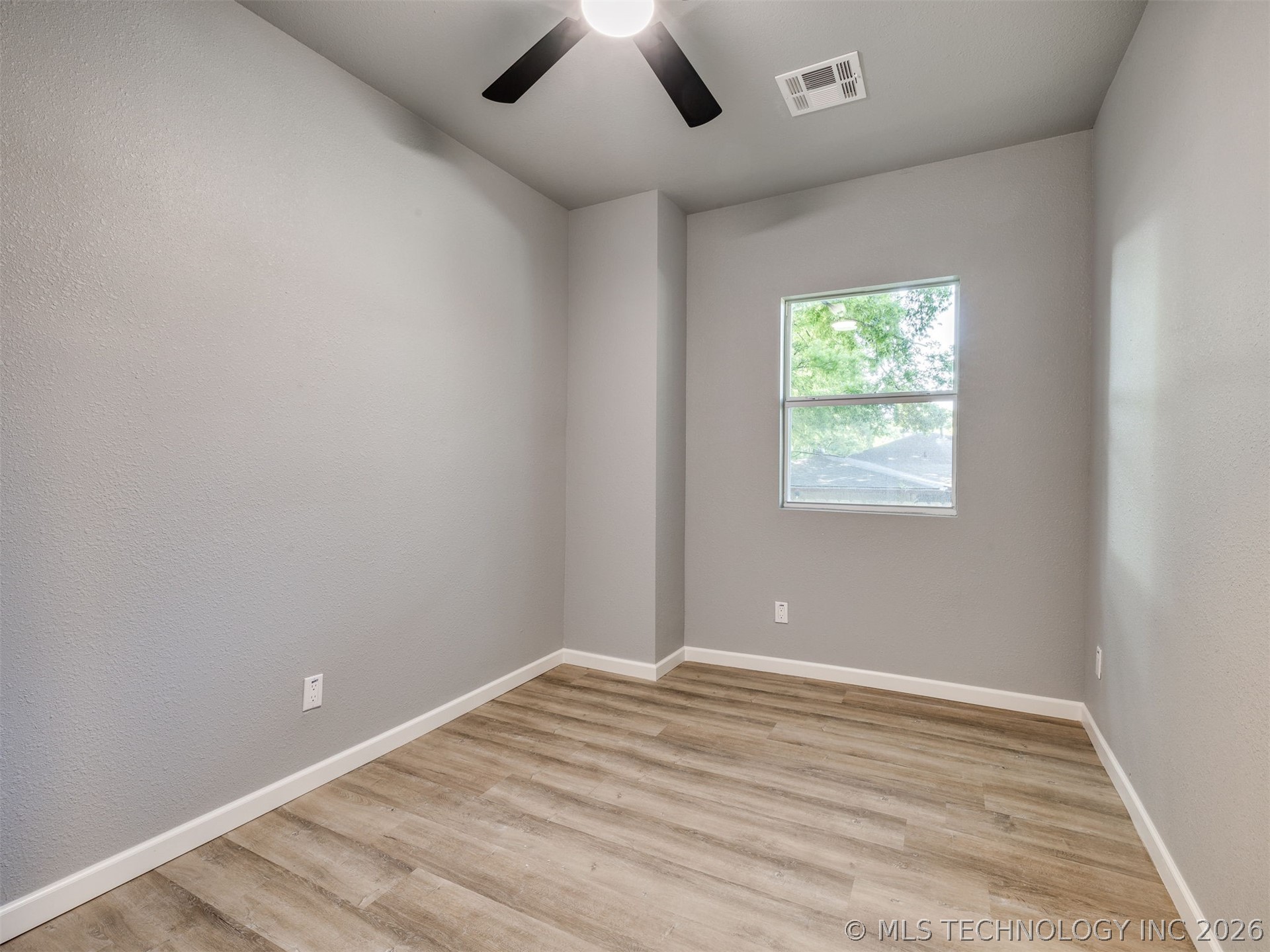 7 N Union Avenue Property Photo 19