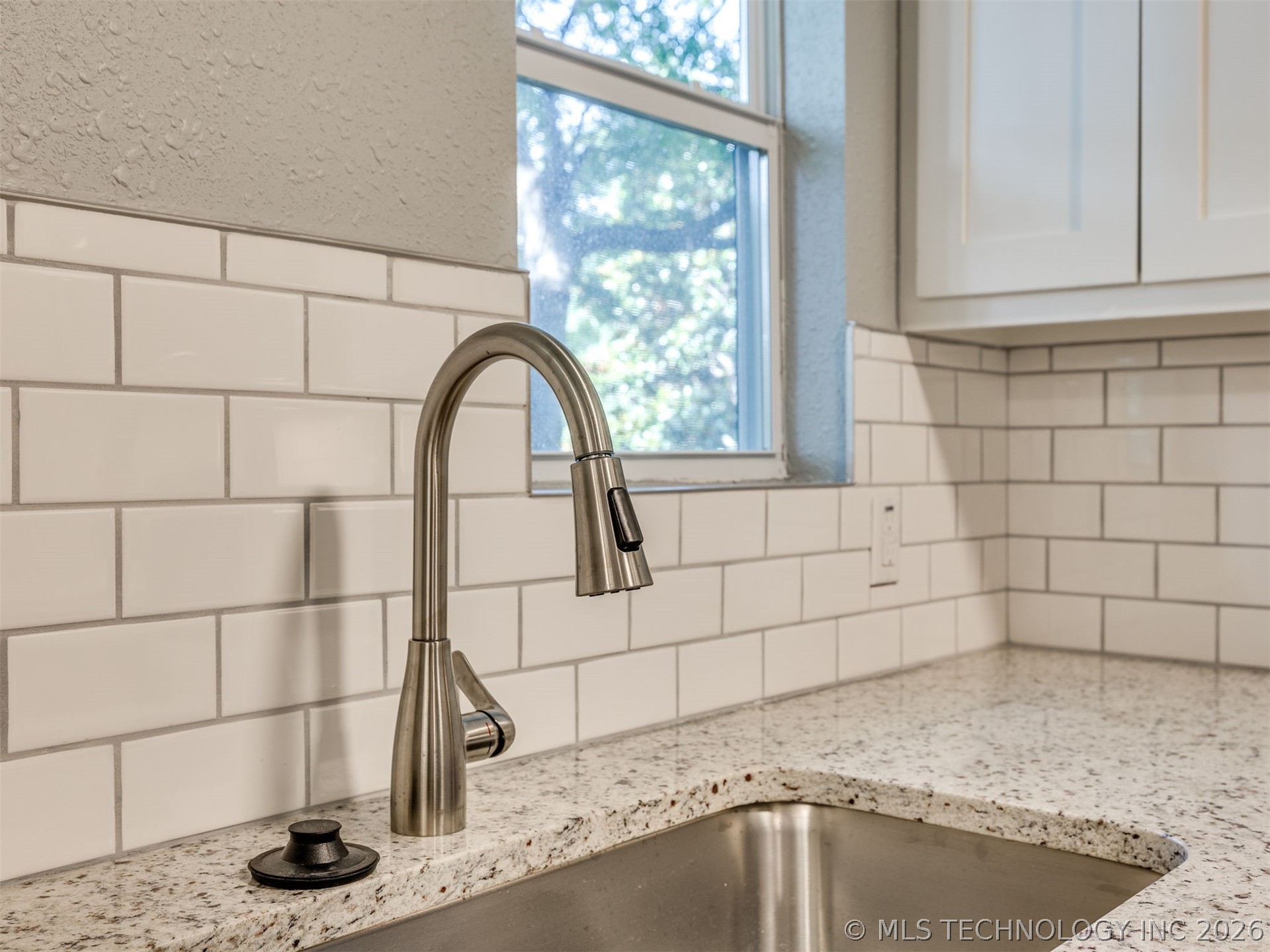 7 N Union Avenue Property Photo 25