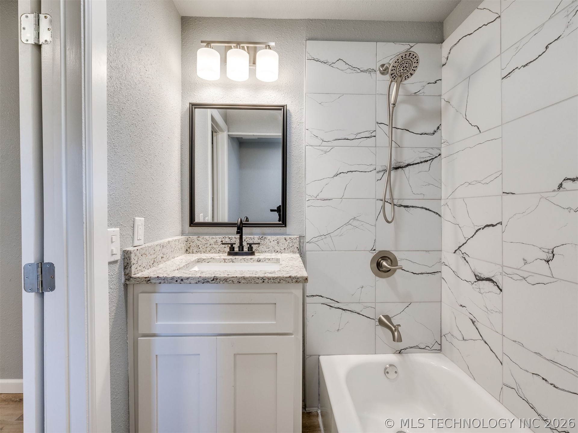 7 N Union Avenue Property Photo 29