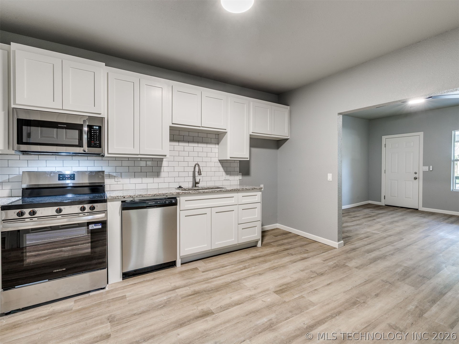 7 N Union Avenue Property Photo 43