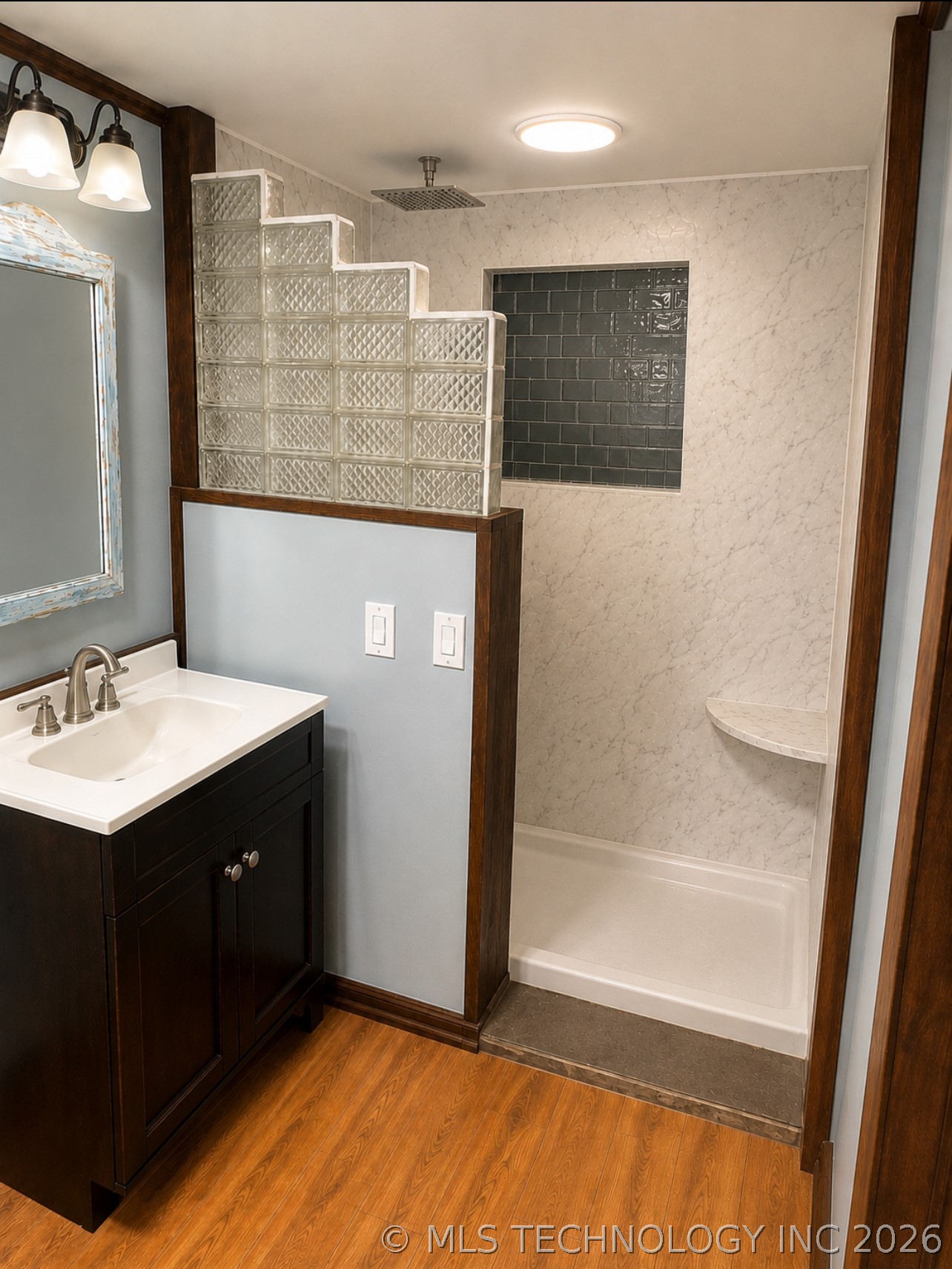 5314 W Lake Drive Property Photo 7