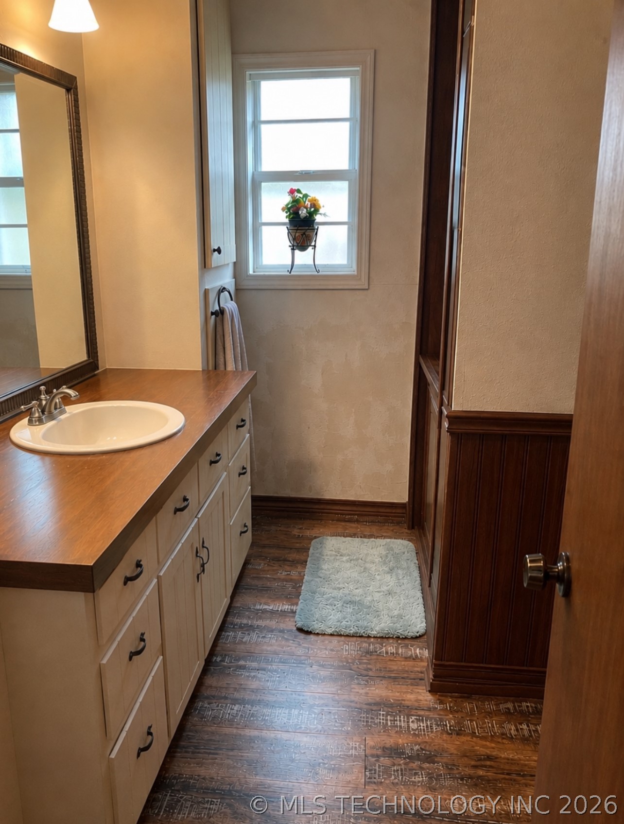 5314 W Lake Drive Property Photo 9