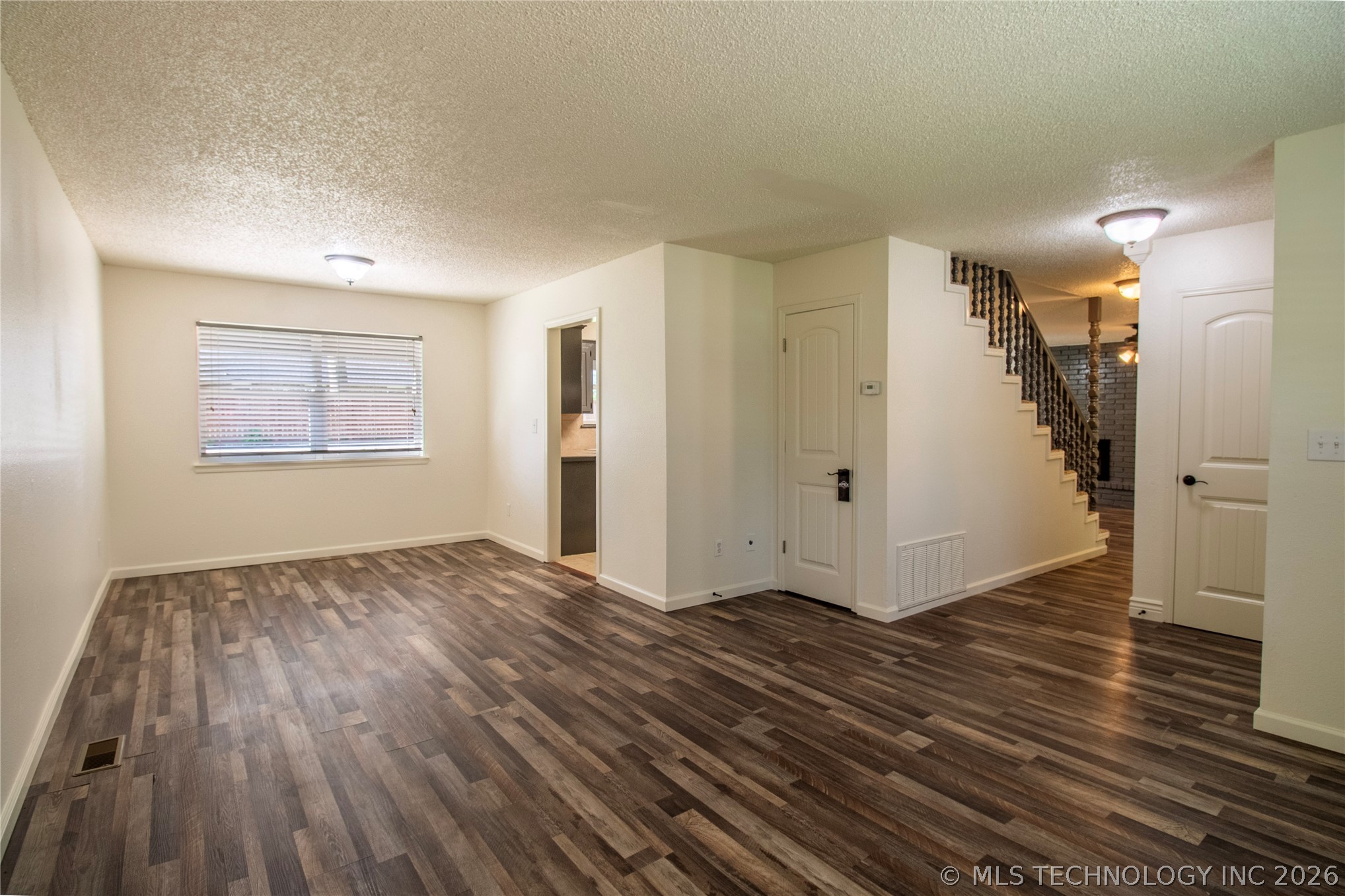 3000 Tull Place Property Photo 4