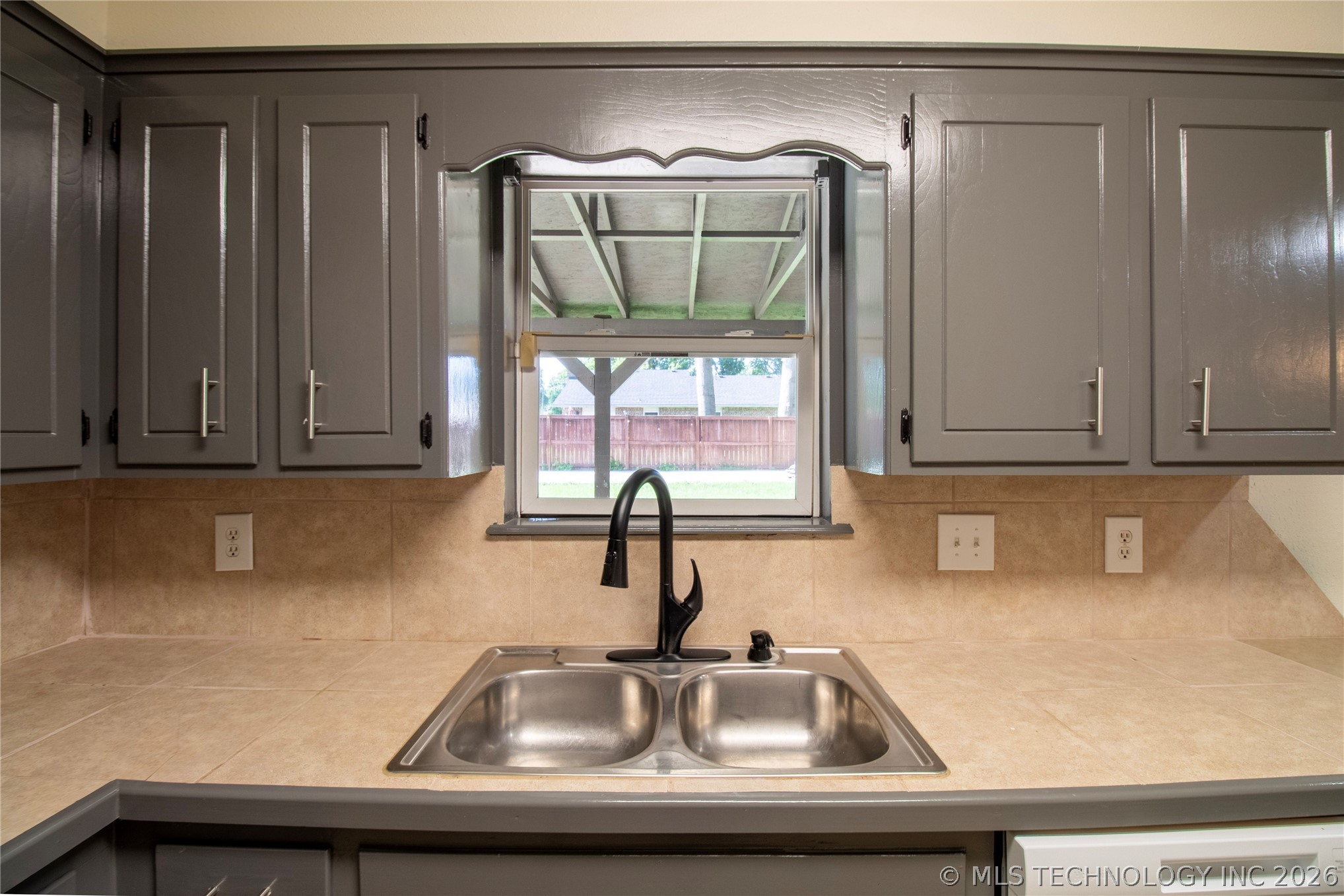 3000 Tull Place Property Photo 7