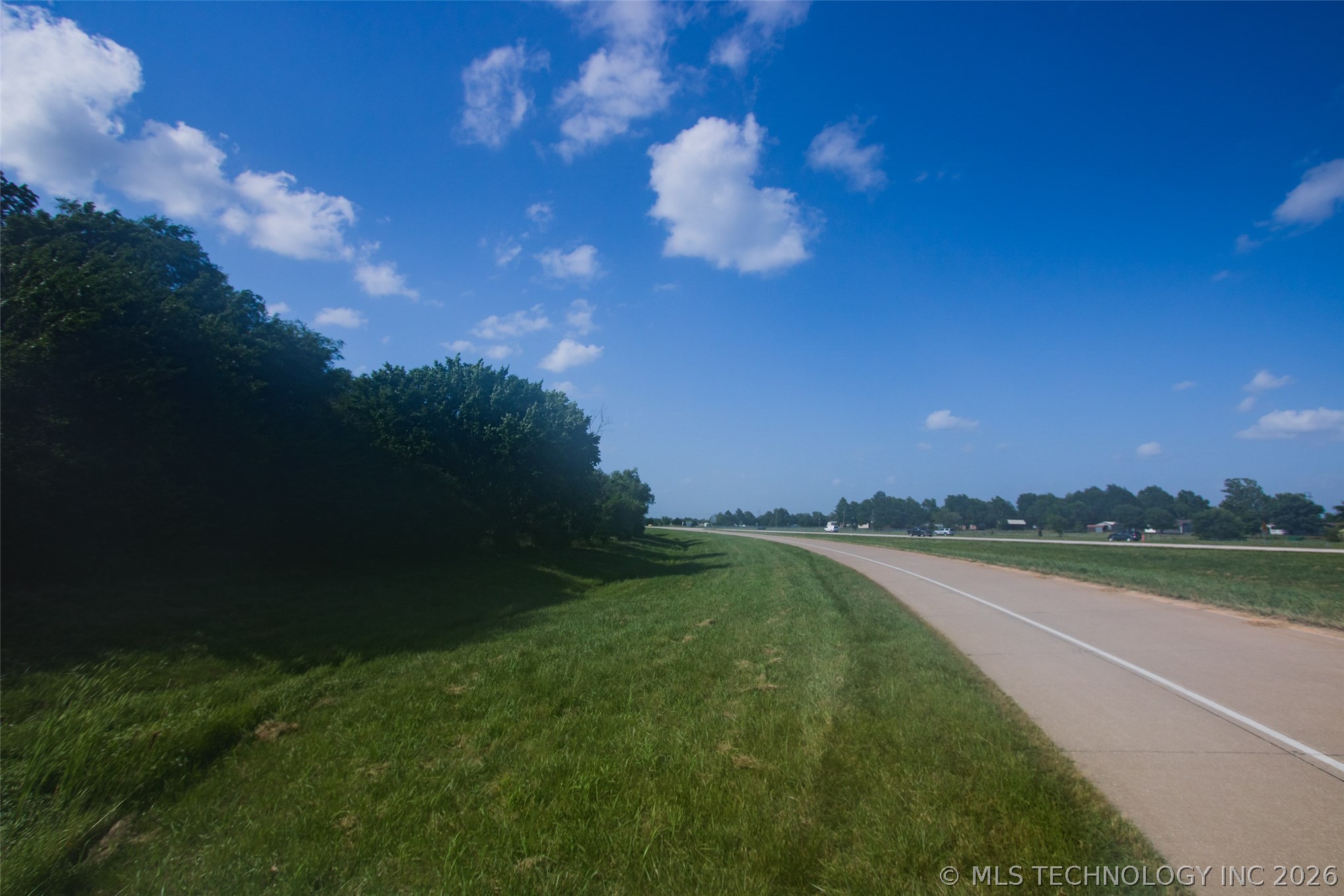 12721 N 135th East Avenue Property Photo 4