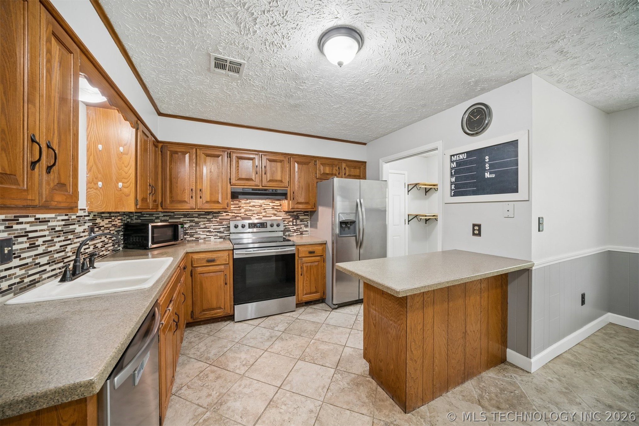 1504 Heather Court Property Photo 3