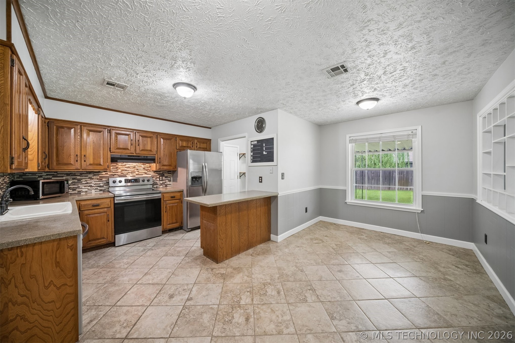1504 Heather Court Property Photo 5