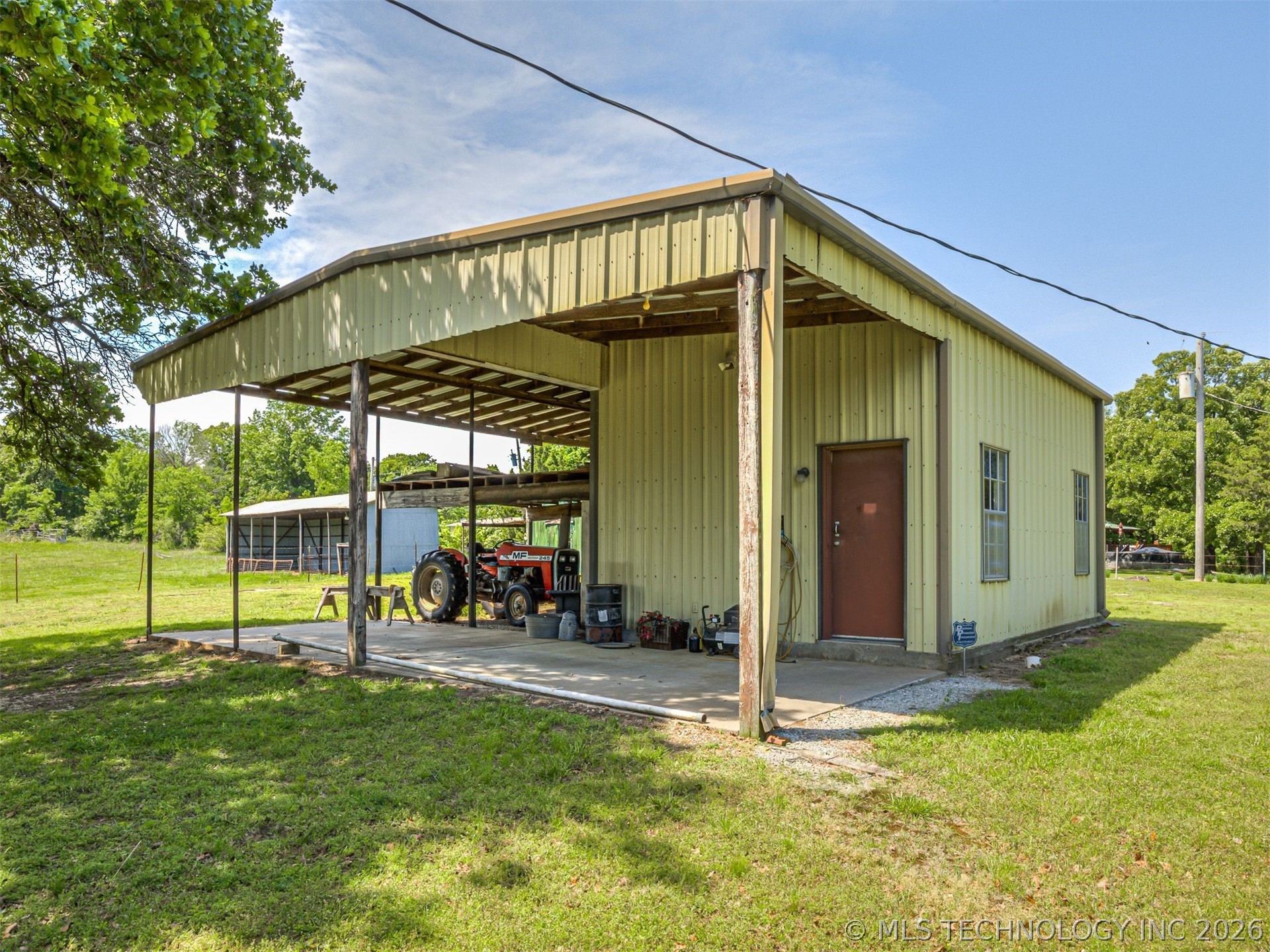 2742 W 103rd Street N Property Photo 16