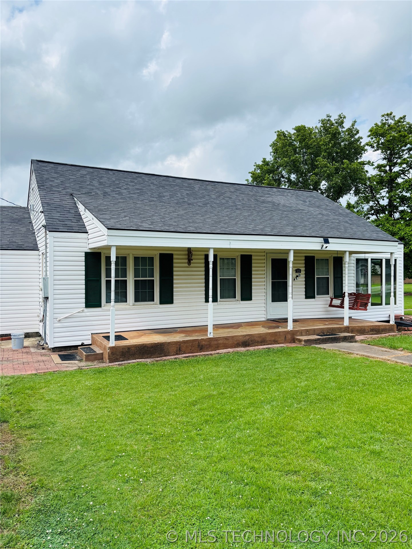 325 College Road Property Photo 3