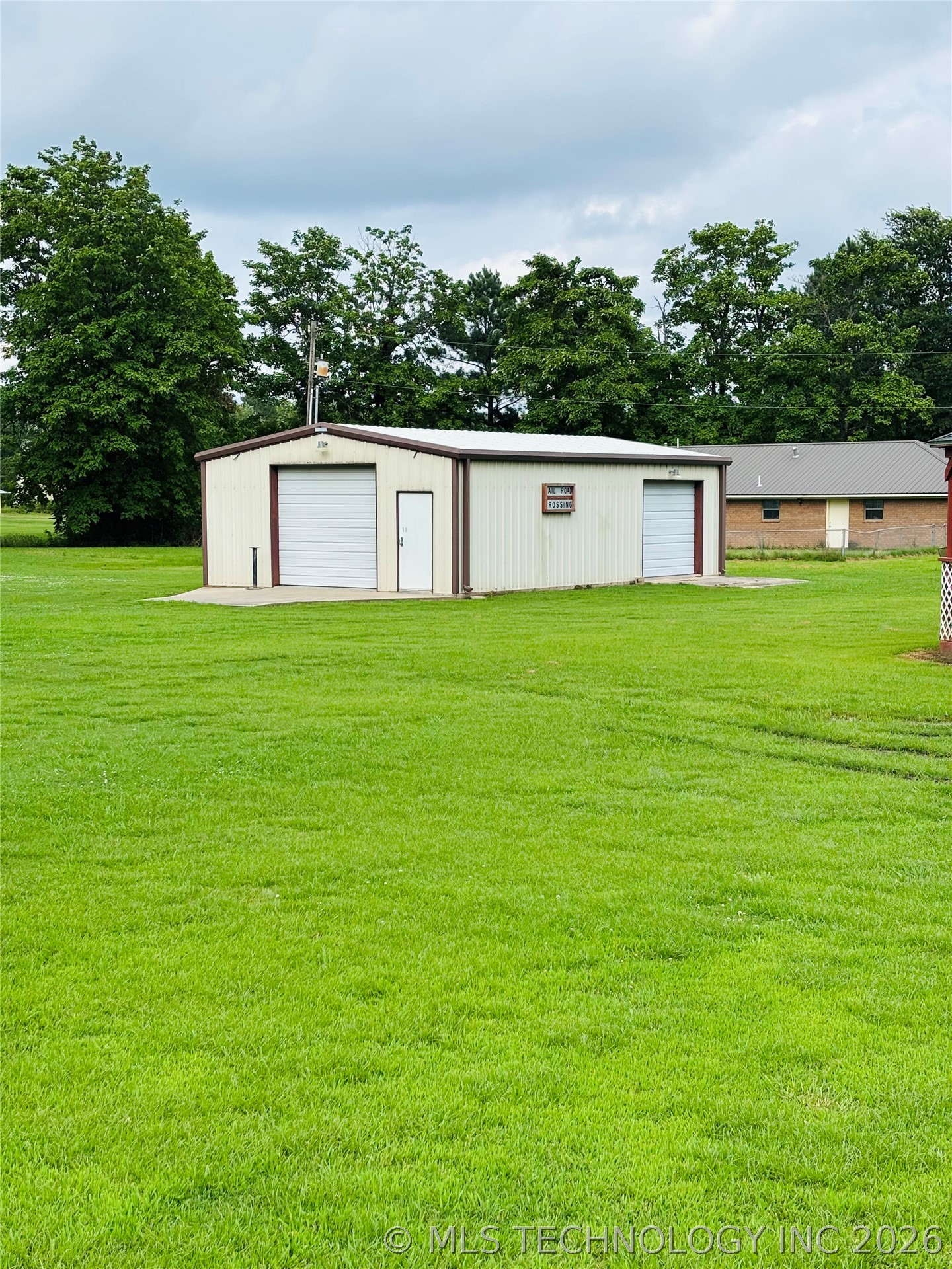 325 College Road Property Photo 6