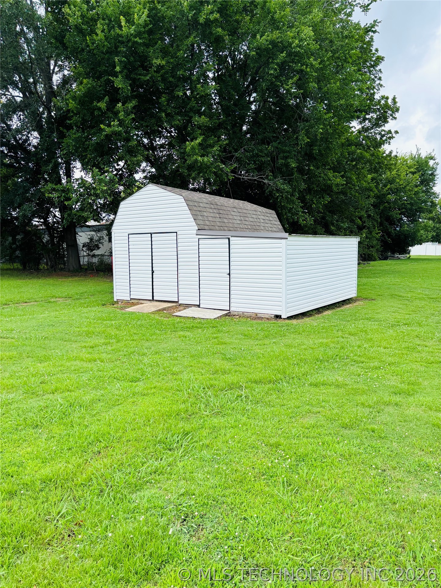 325 College Road Property Photo 9