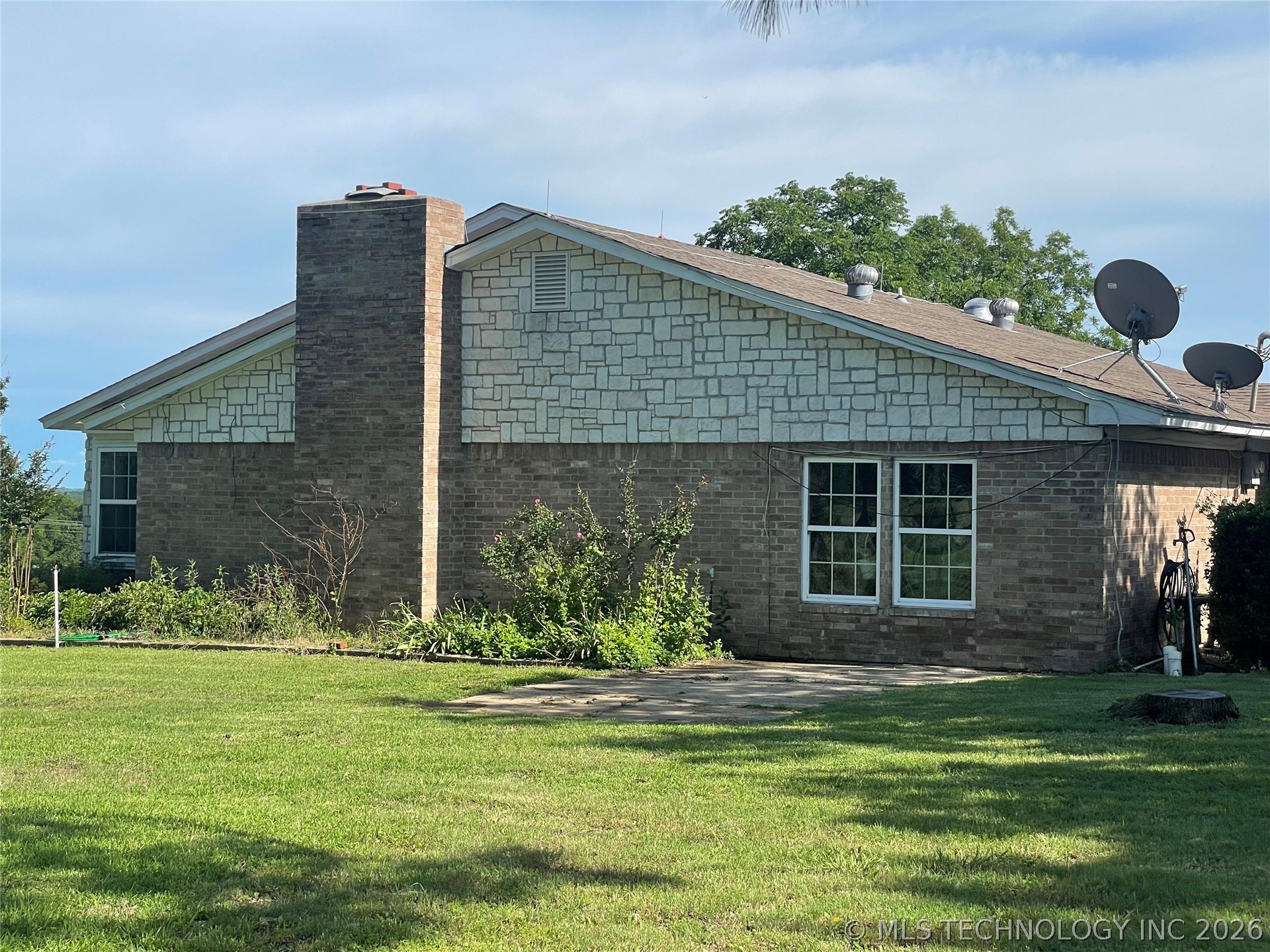 401 S Chickasaw Property Photo 3