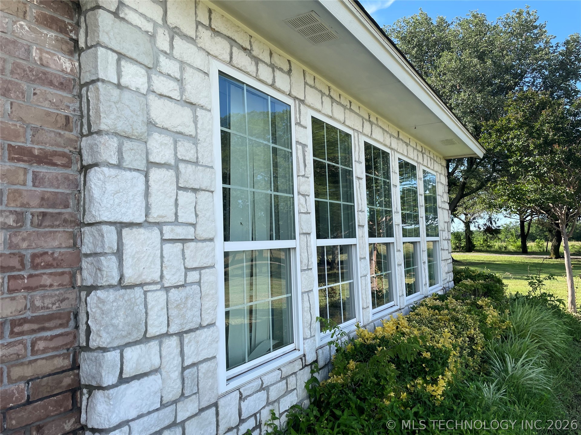401 S Chickasaw Property Photo 5