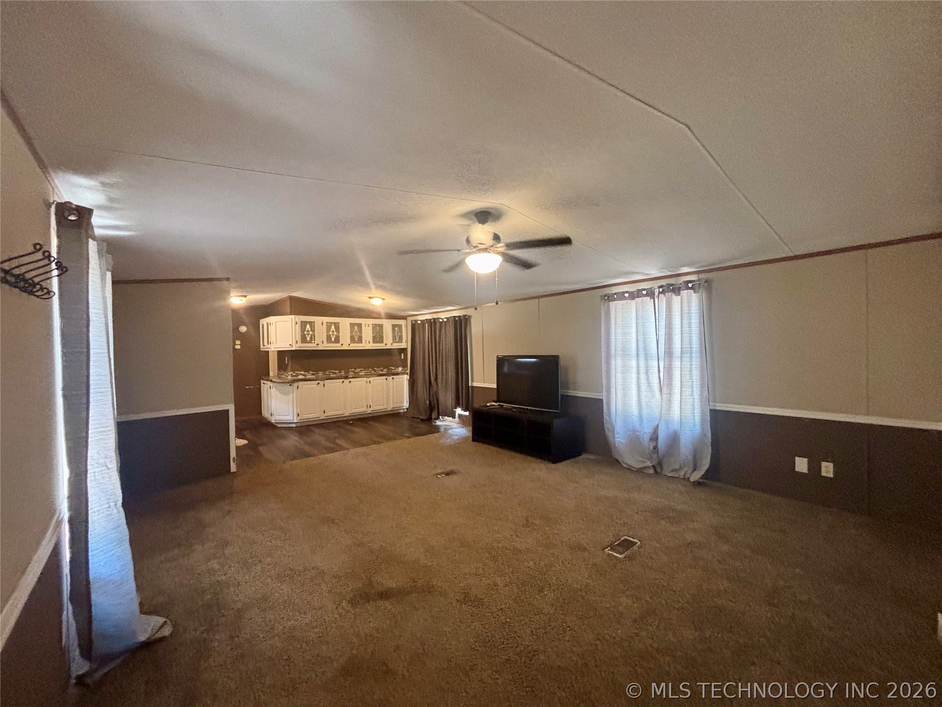 114331 S 4203 Property Photo 4