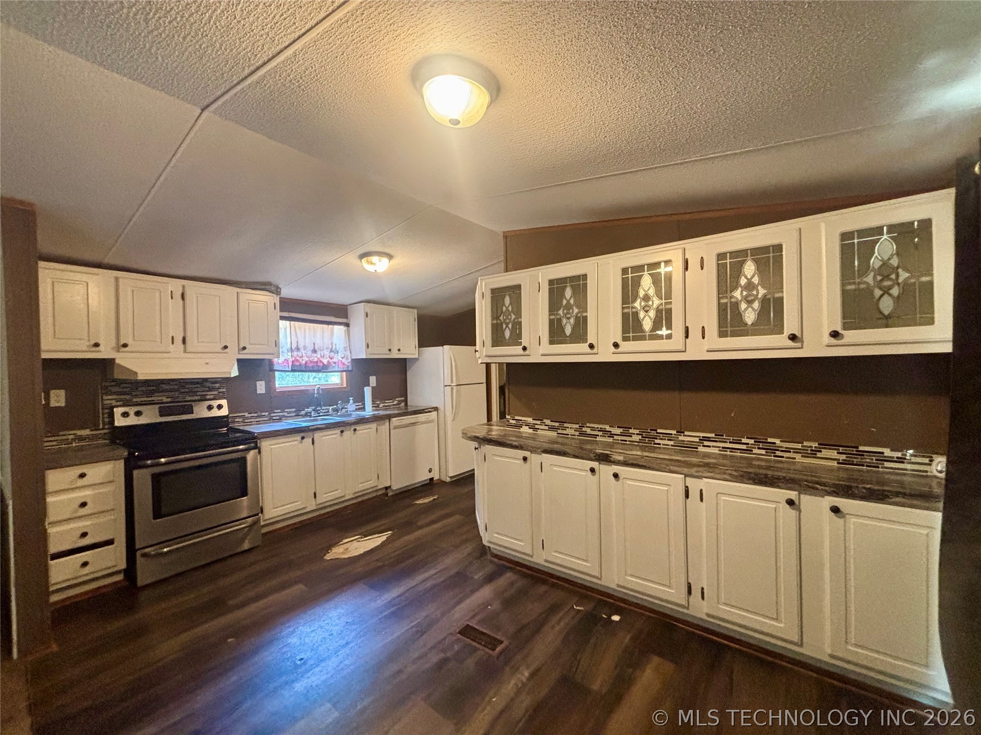 114331 S 4203 Property Photo 6