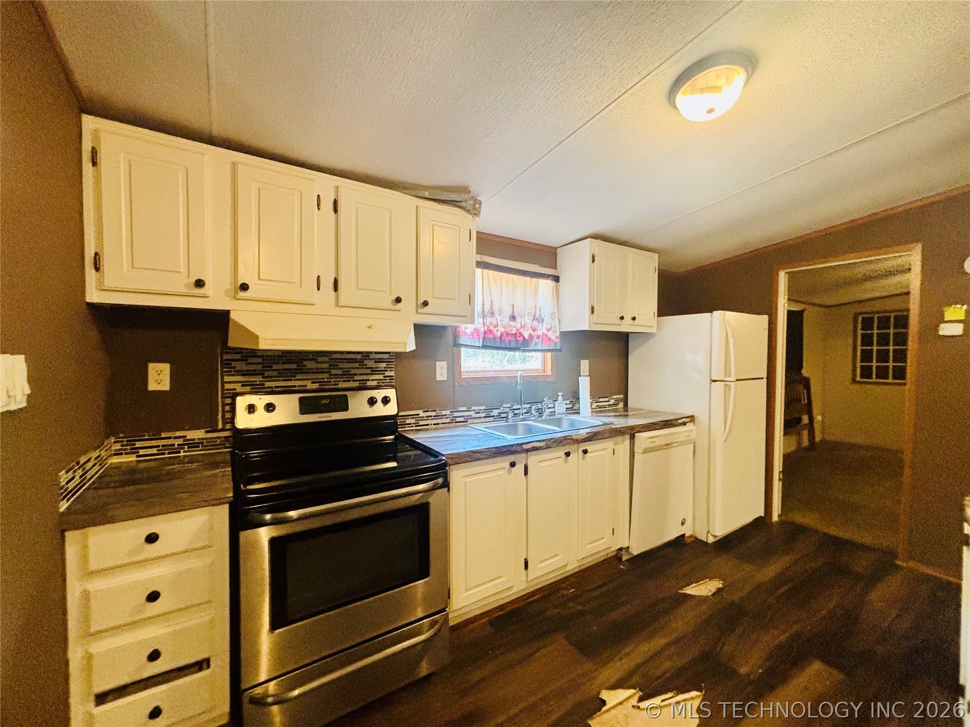 114331 S 4203 Property Photo 8