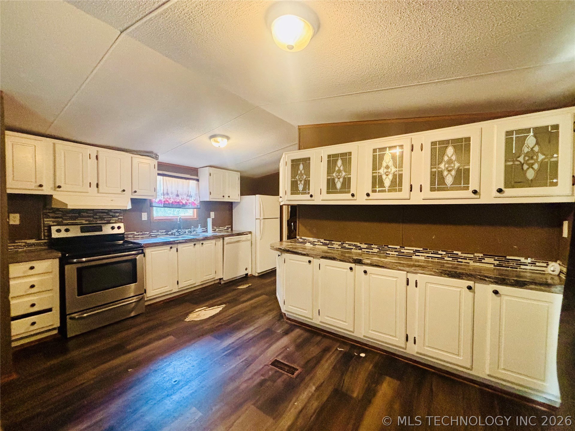 114331 S 4203 Property Photo 9