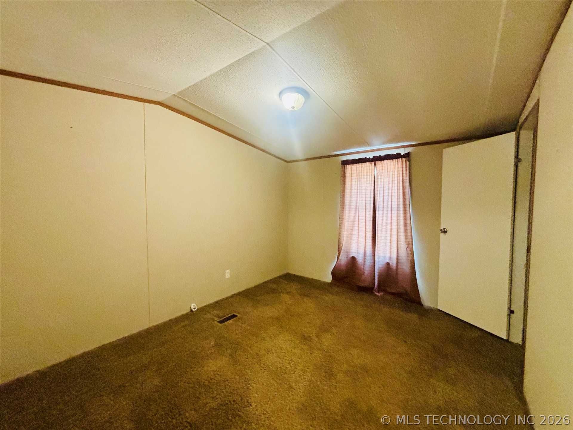 114331 S 4203 Property Photo 16