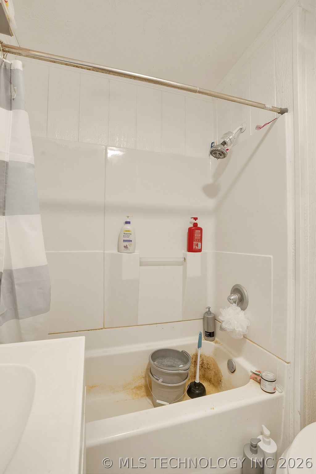 512 E 16th Property Photo 16