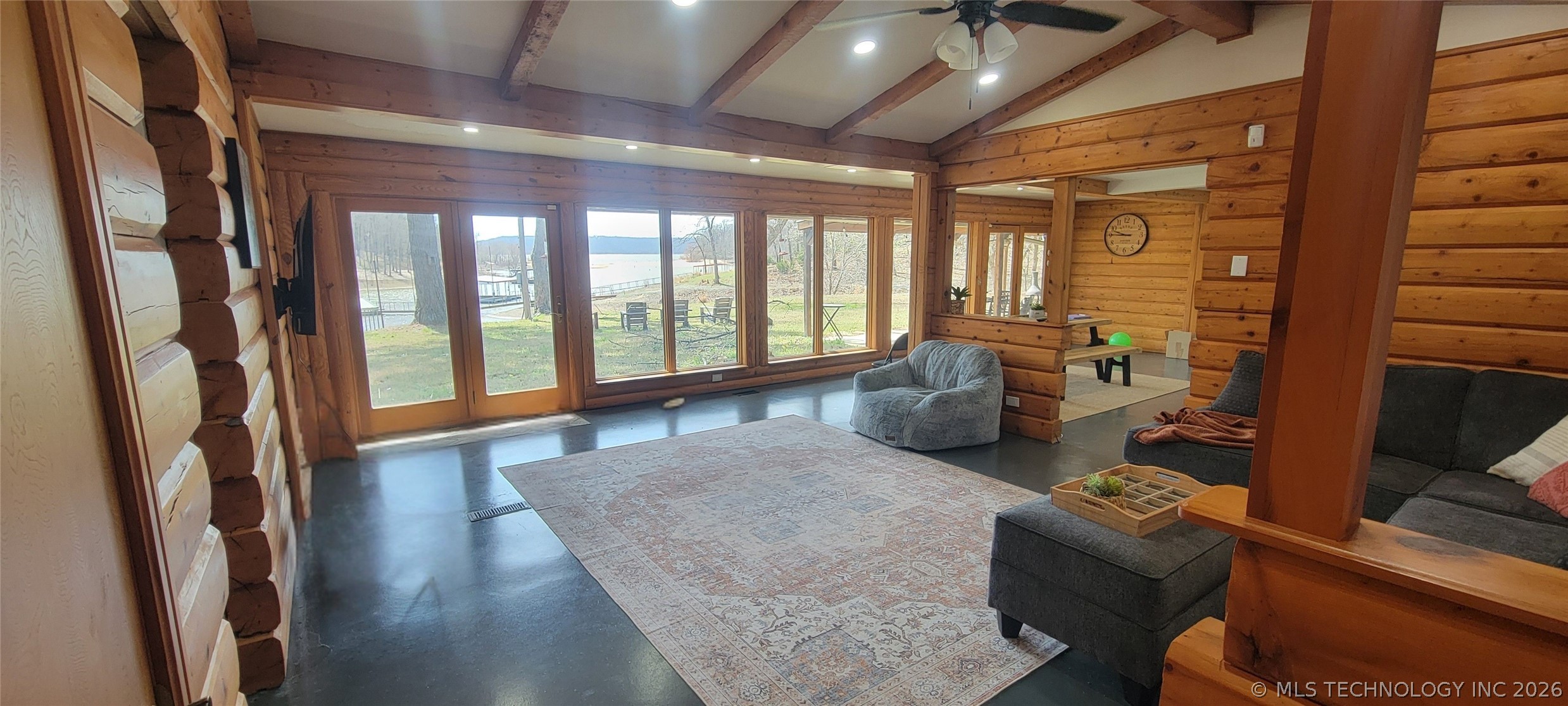 424338 E 1168 Property Photo 2