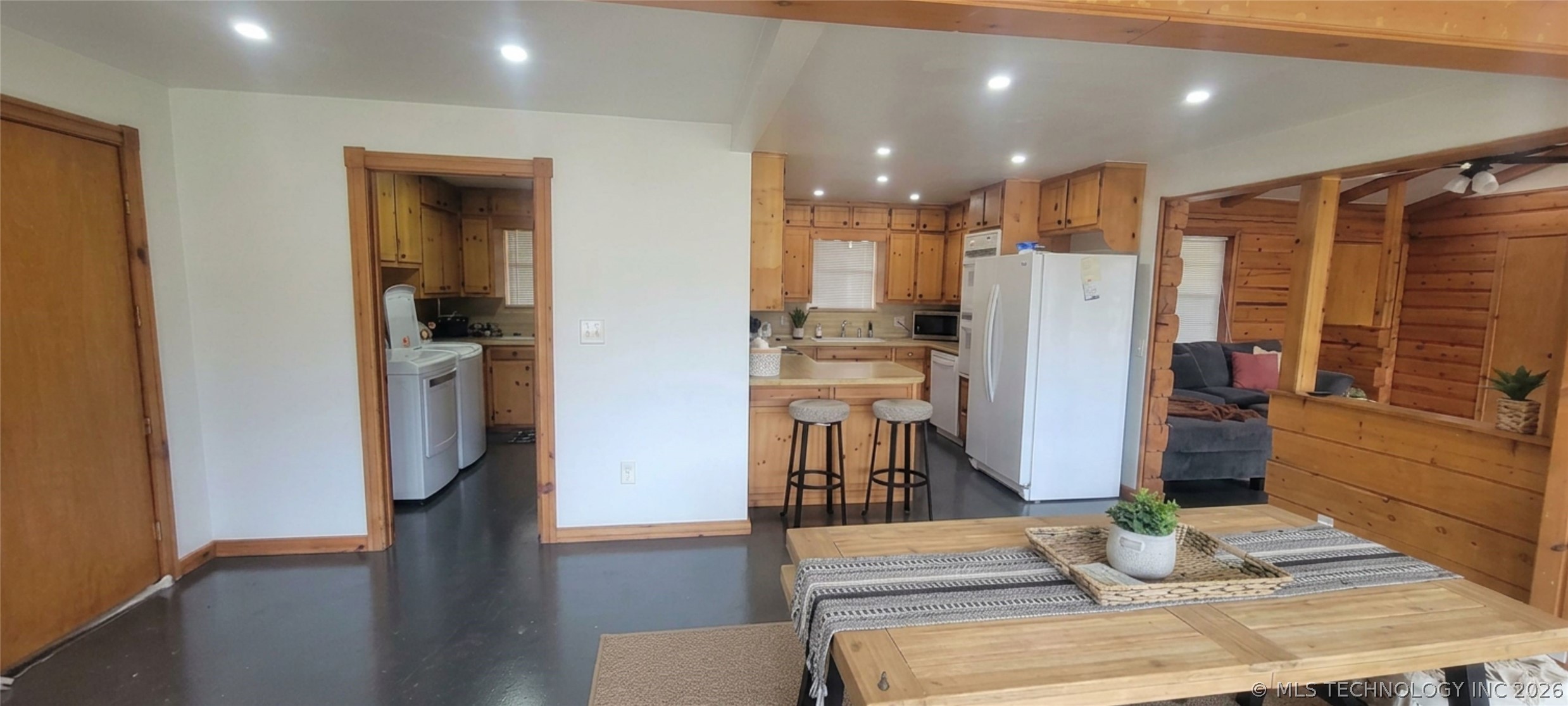 424338 E 1168 Property Photo 13
