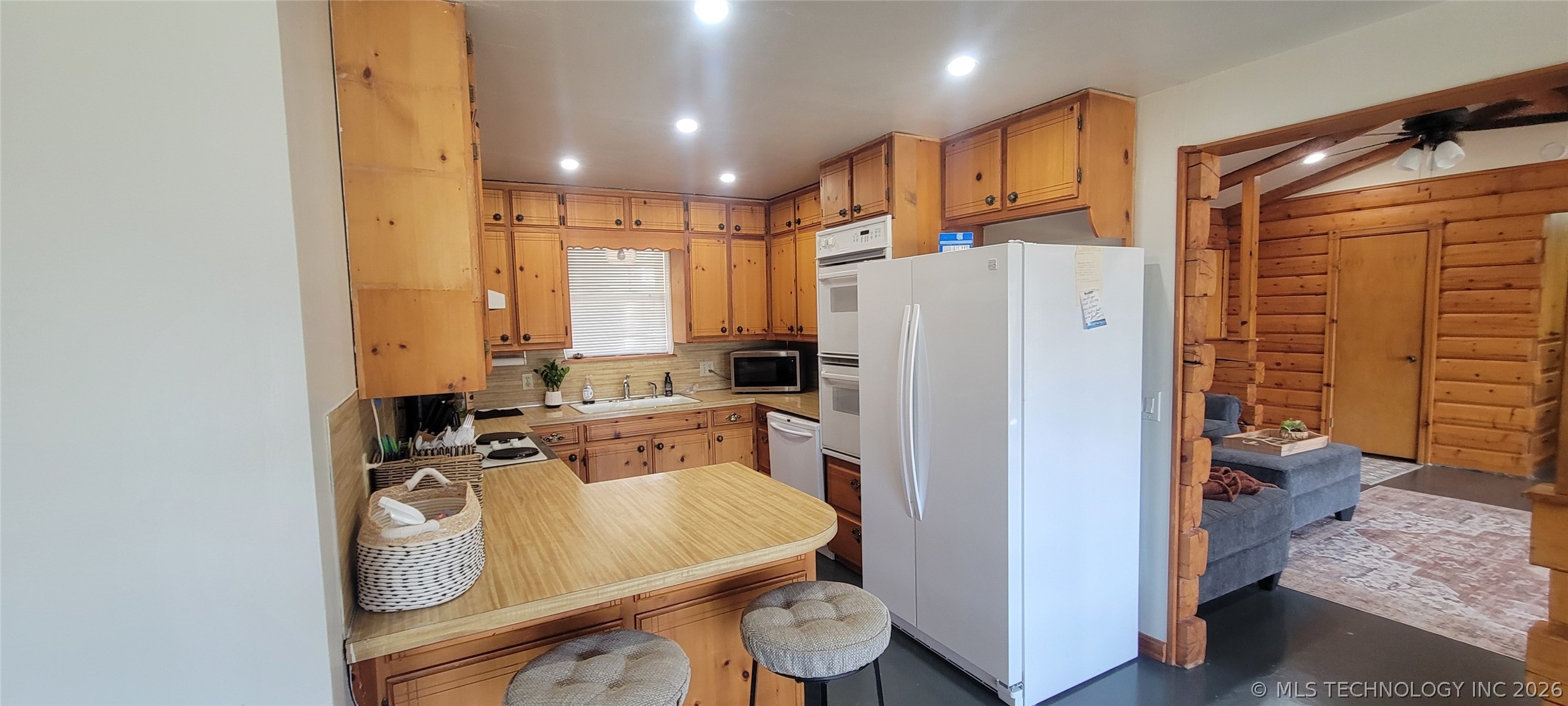 424338 E 1168 Property Photo 15