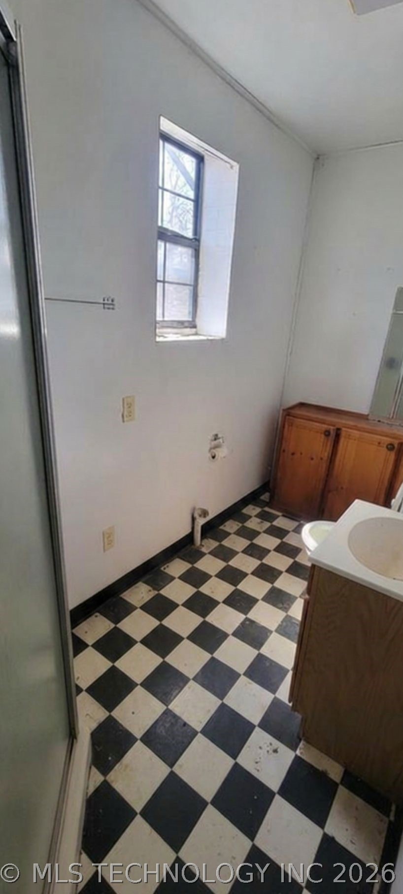 424338 E 1168 Property Photo 25