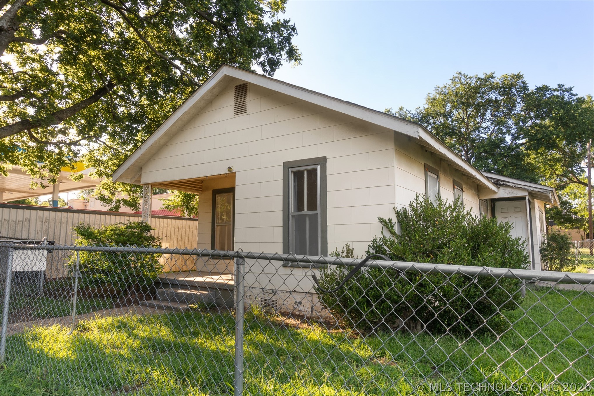 312 E Florida Street Property Photo 2