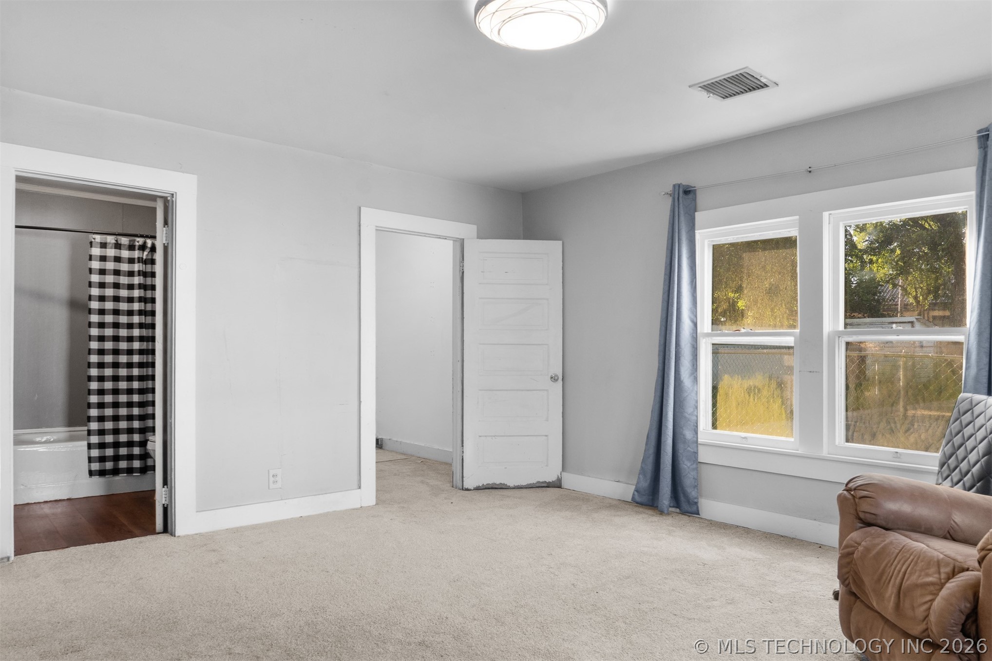 312 E Florida Street Property Photo 14