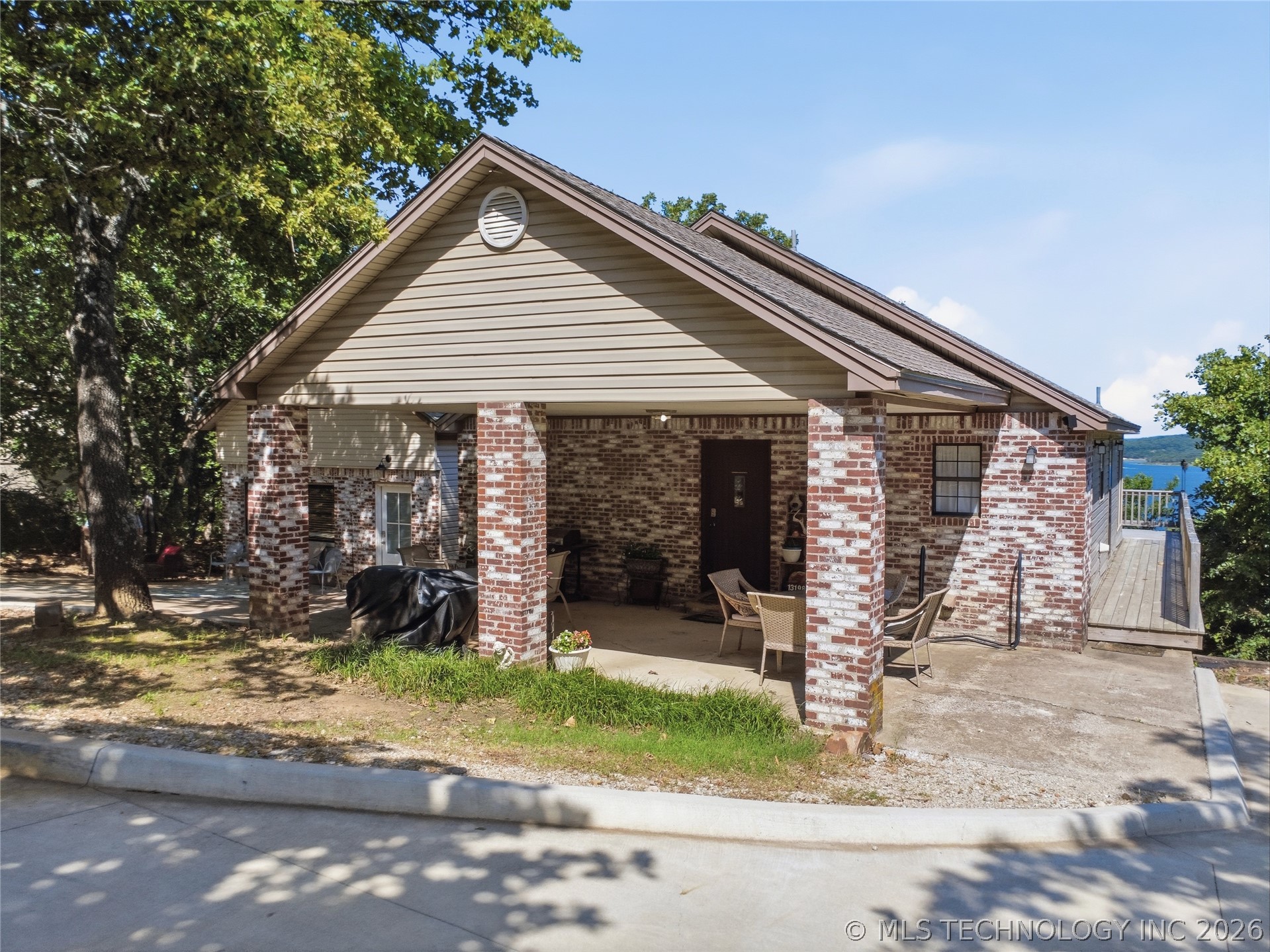 13198 Wells Drive Property Photo 3