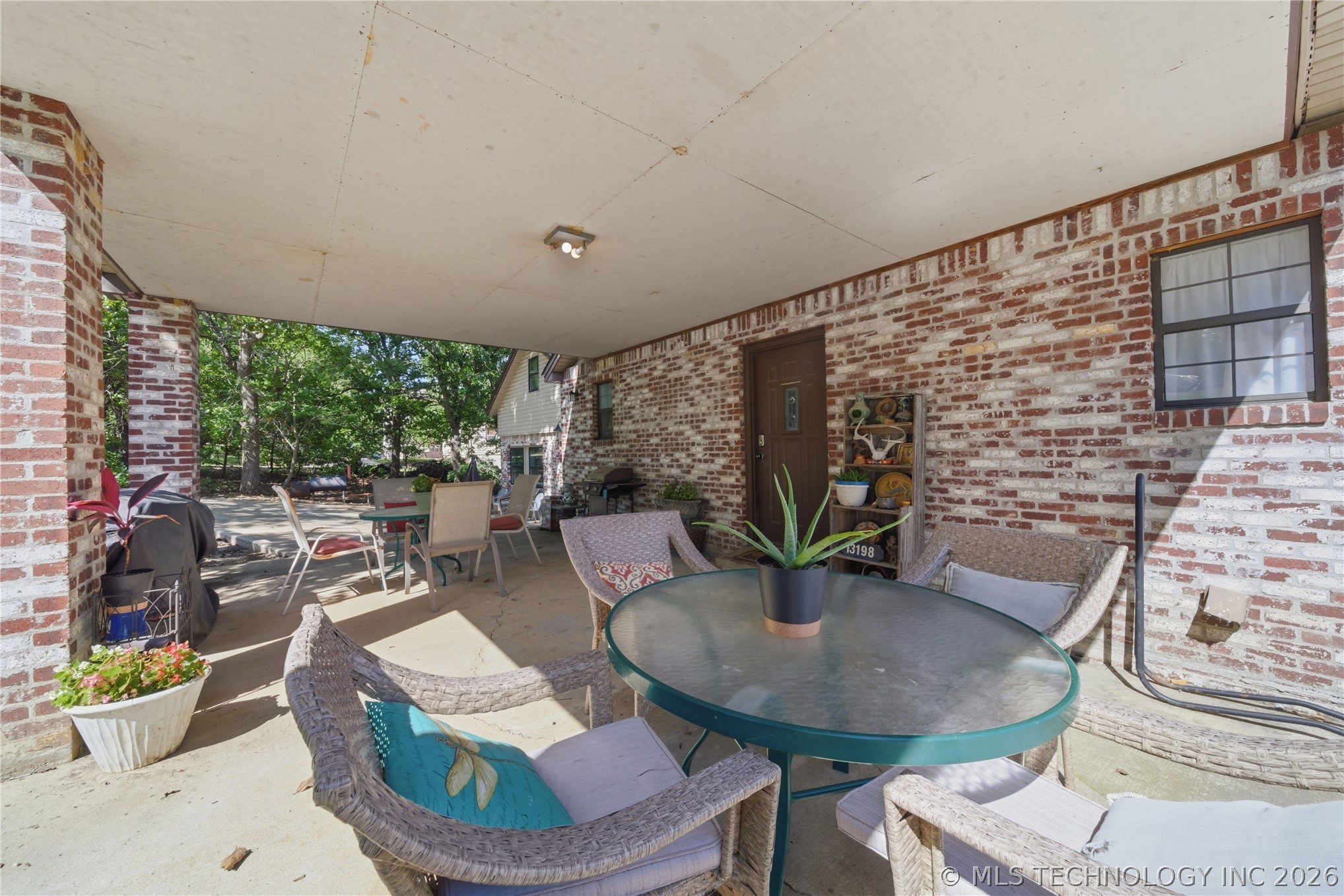 13198 Wells Drive Property Photo 6