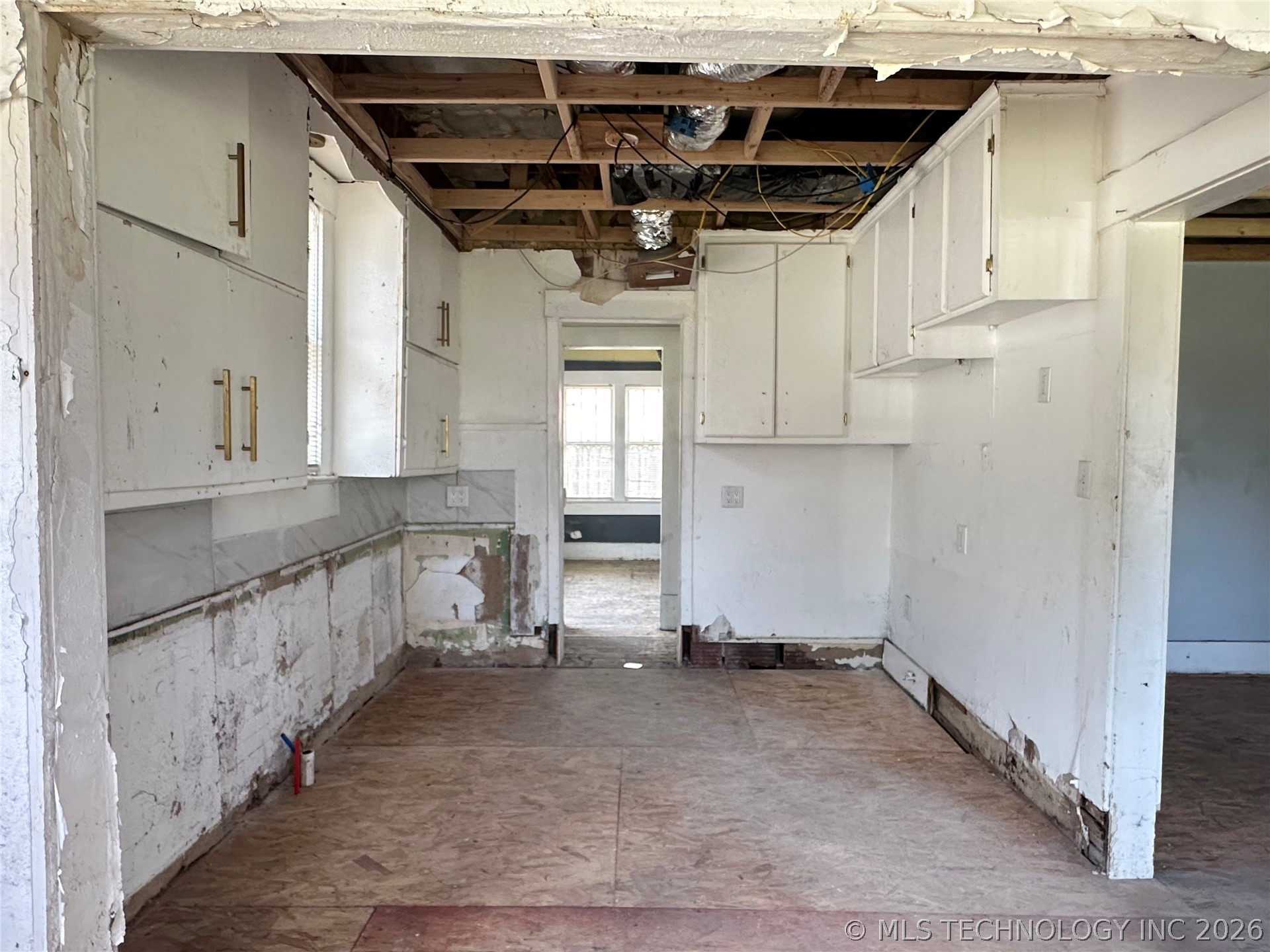 1126 E 4th Street Property Photo 8