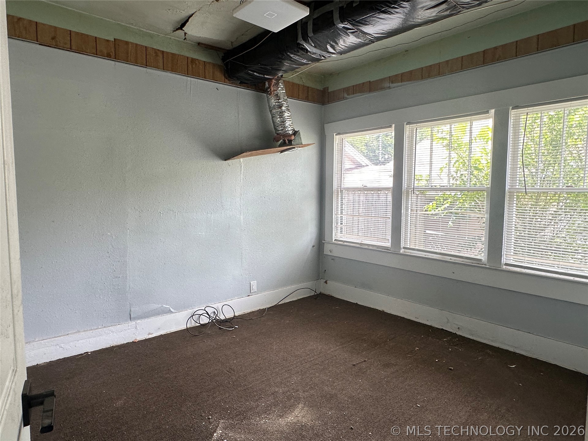 1126 E 4th Street Property Photo 10