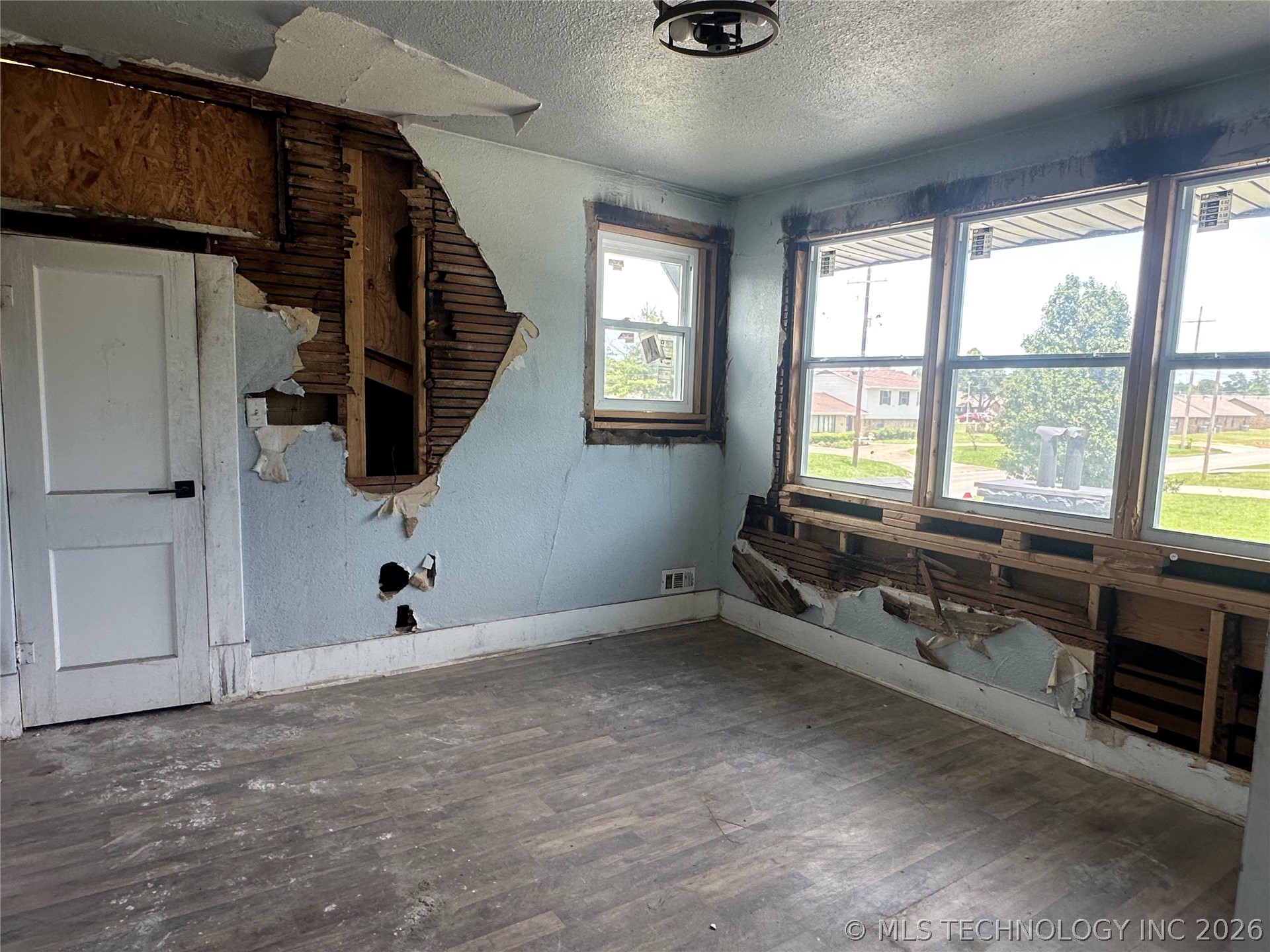 1126 E 4th Street Property Photo 13