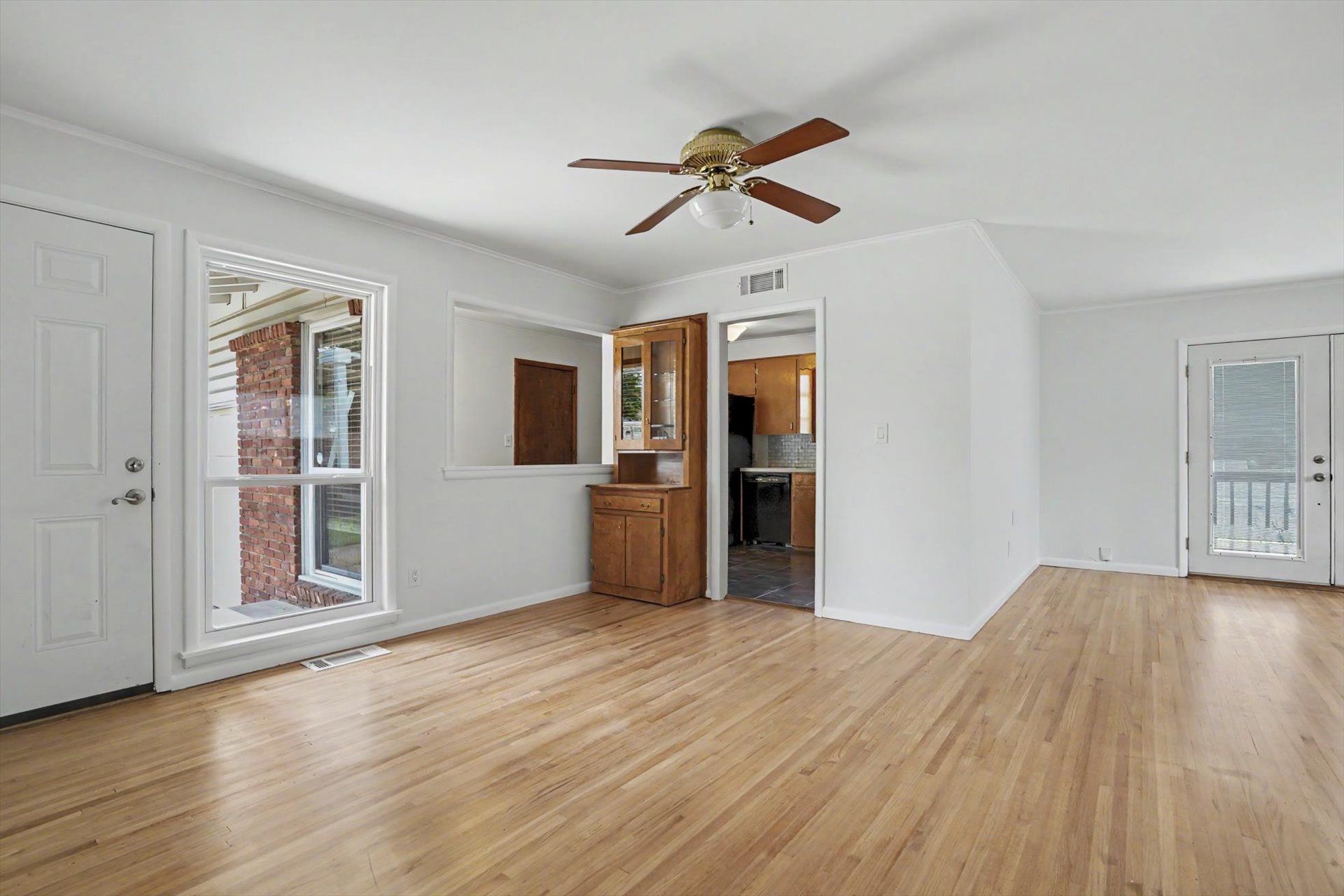 5929 E 26th Street Property Photo 5