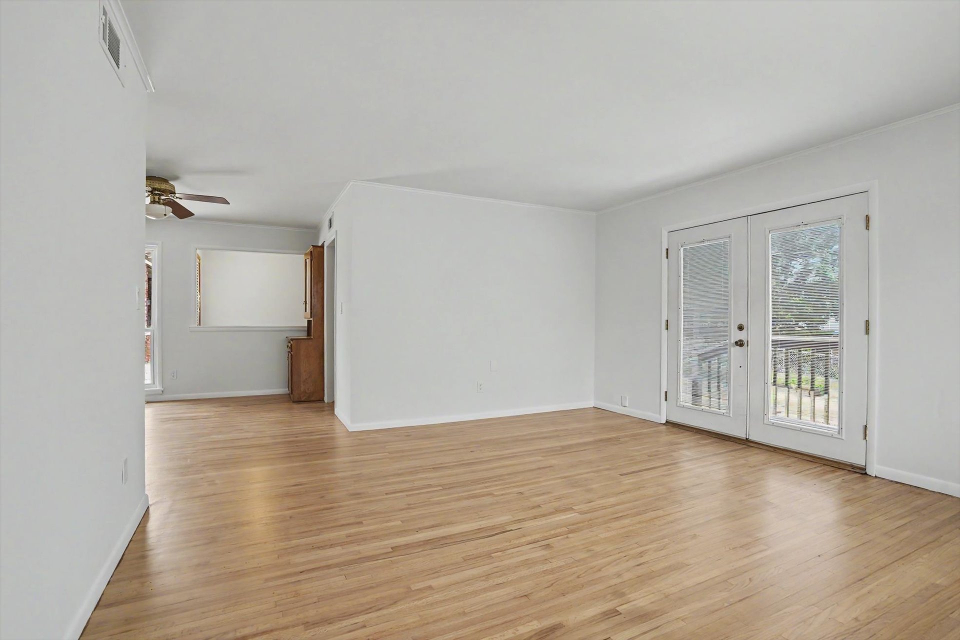 5929 E 26th Street Property Photo 9