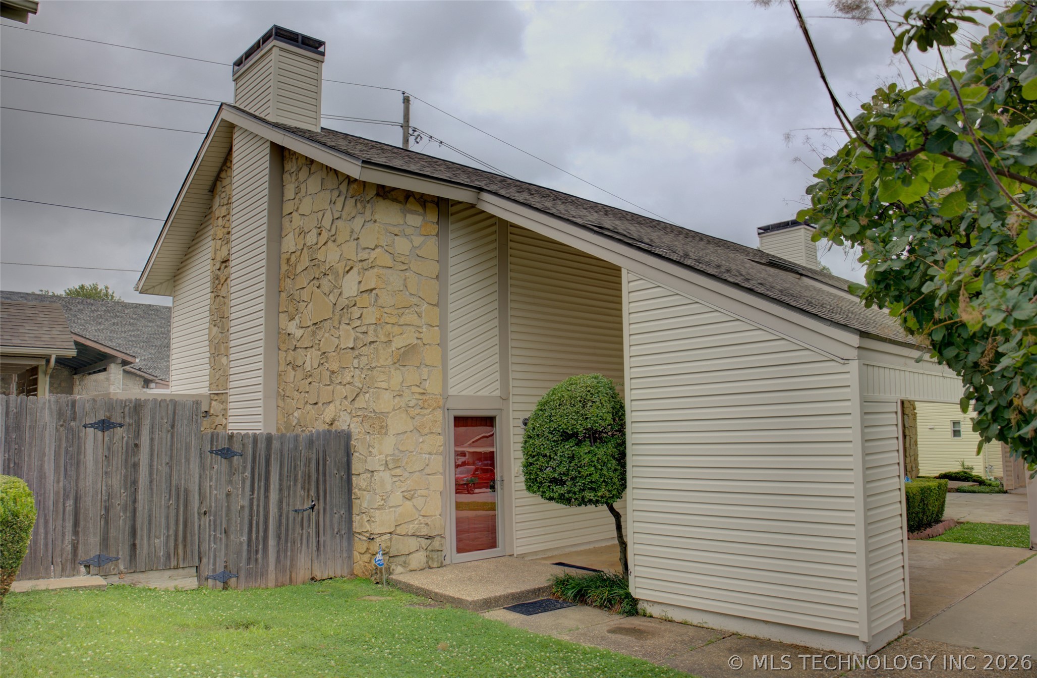 5509 E 48th Place 5