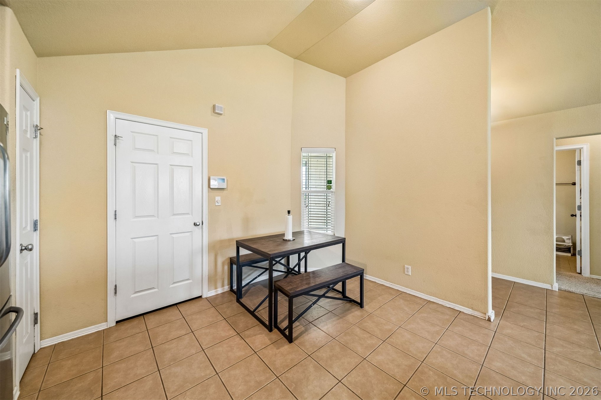 2212 E Elmira Street Property Photo 11
