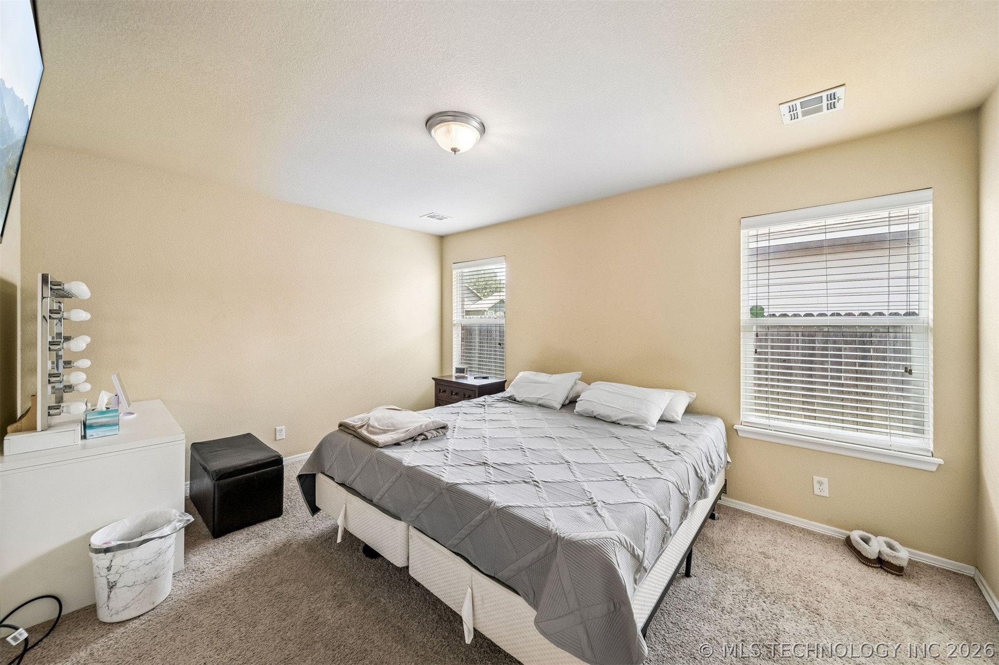 2212 E Elmira Street Property Photo 16