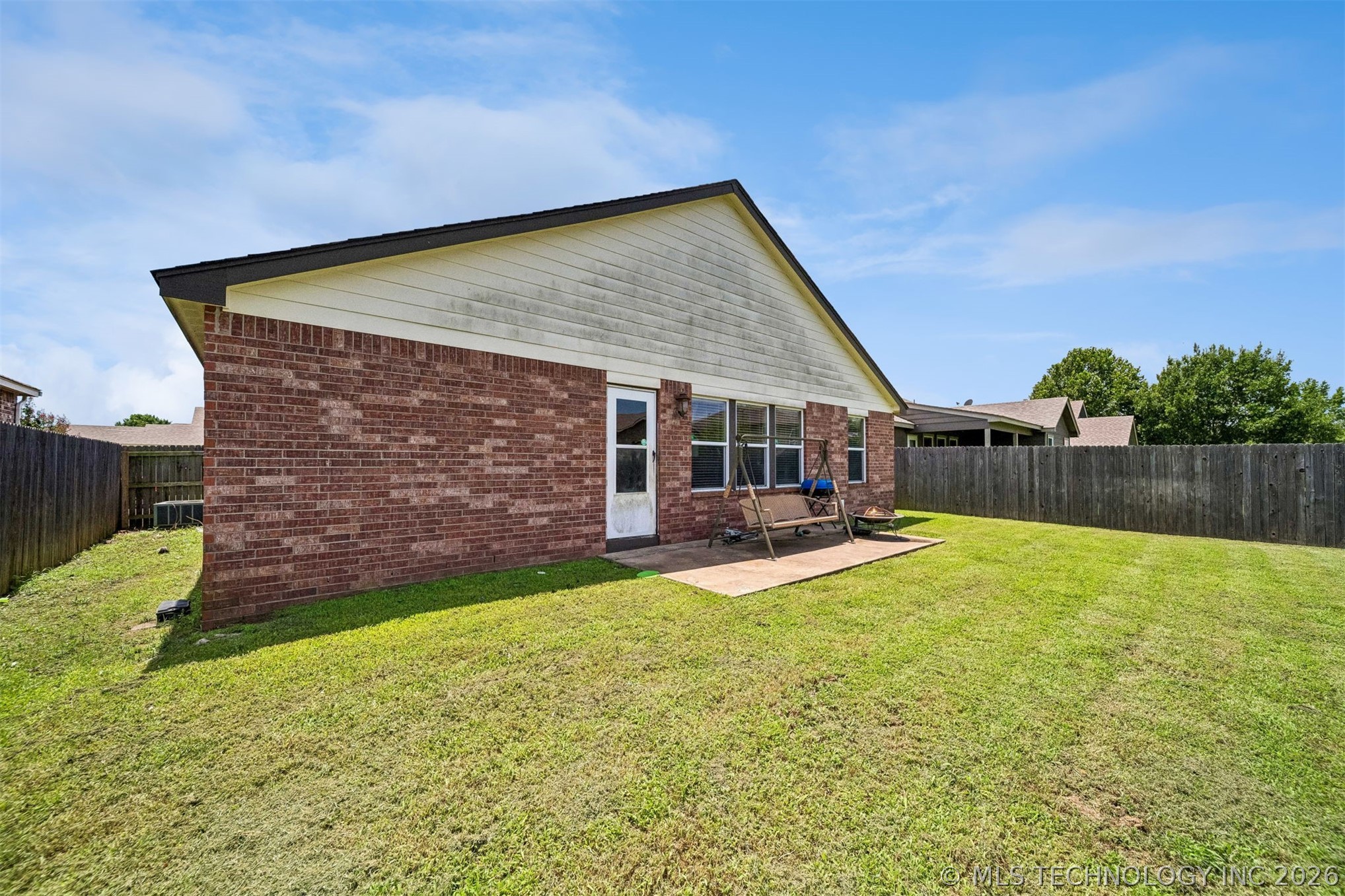 2212 E Elmira Street Property Photo 22
