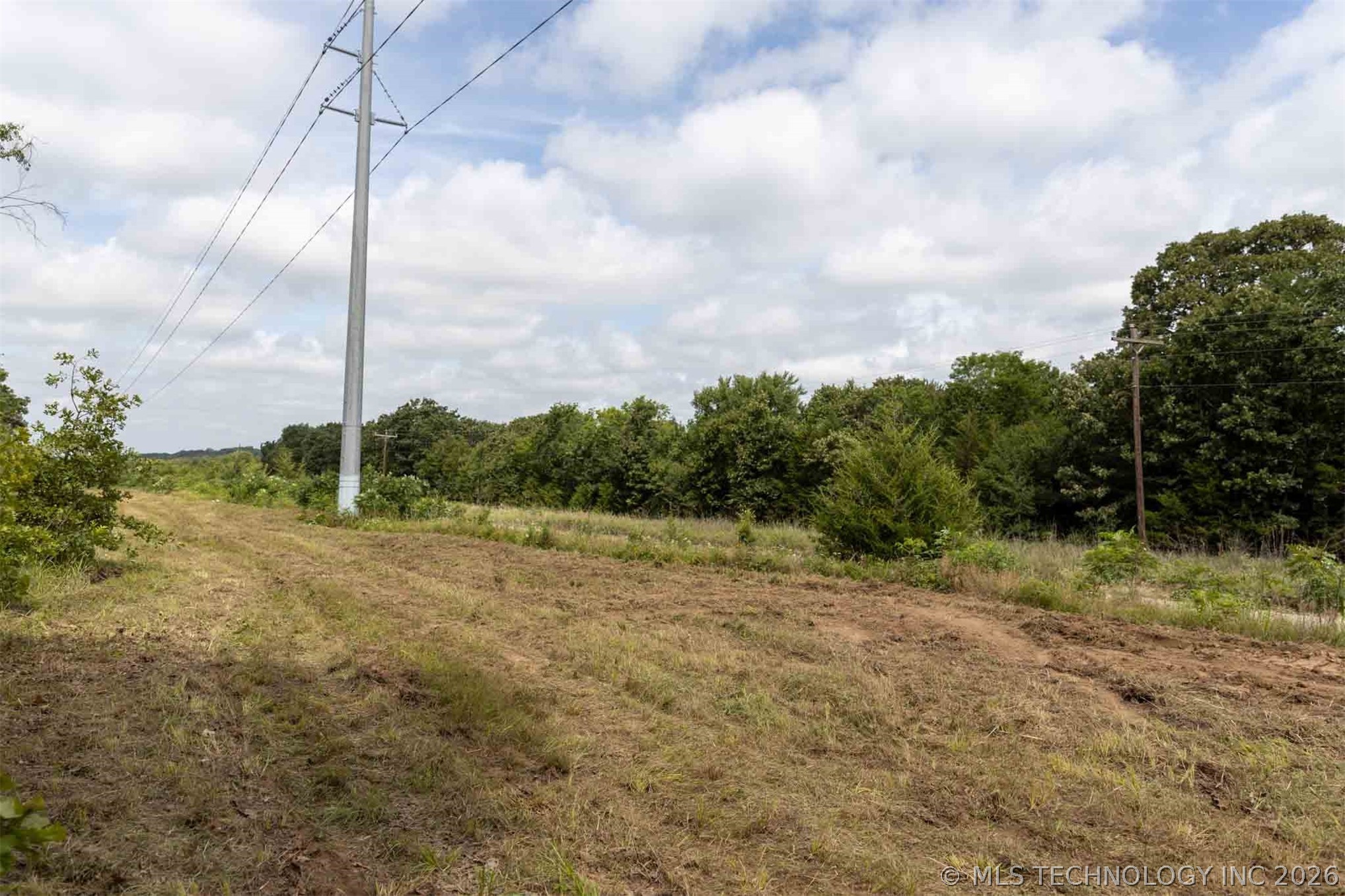 15 E 1180 Road Property Photo 1