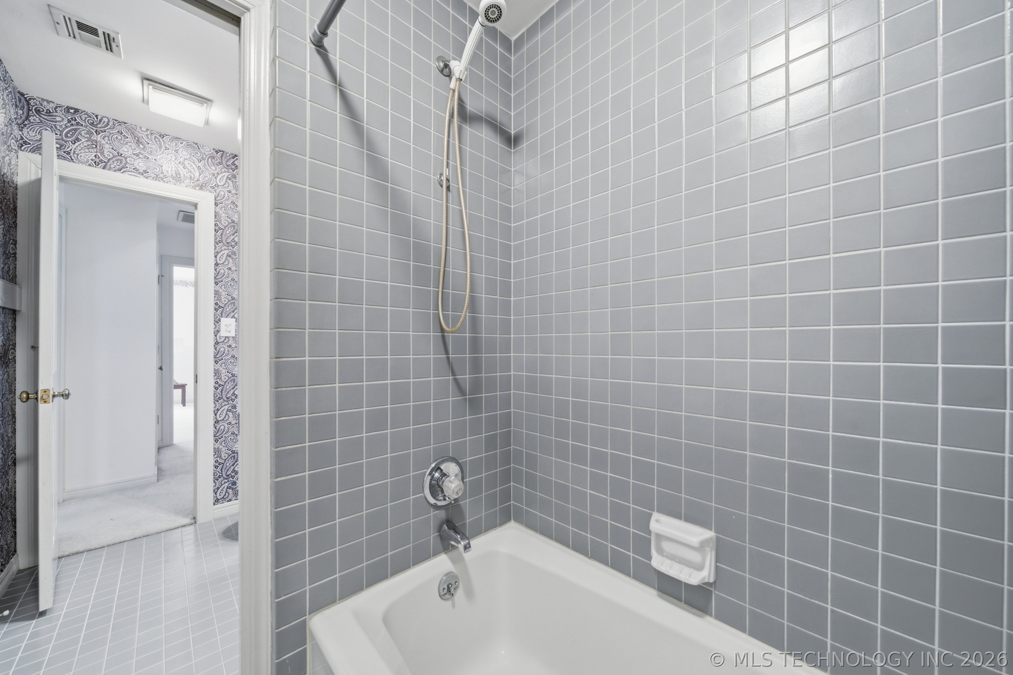 4209 E 98th Street Property Photo 45
