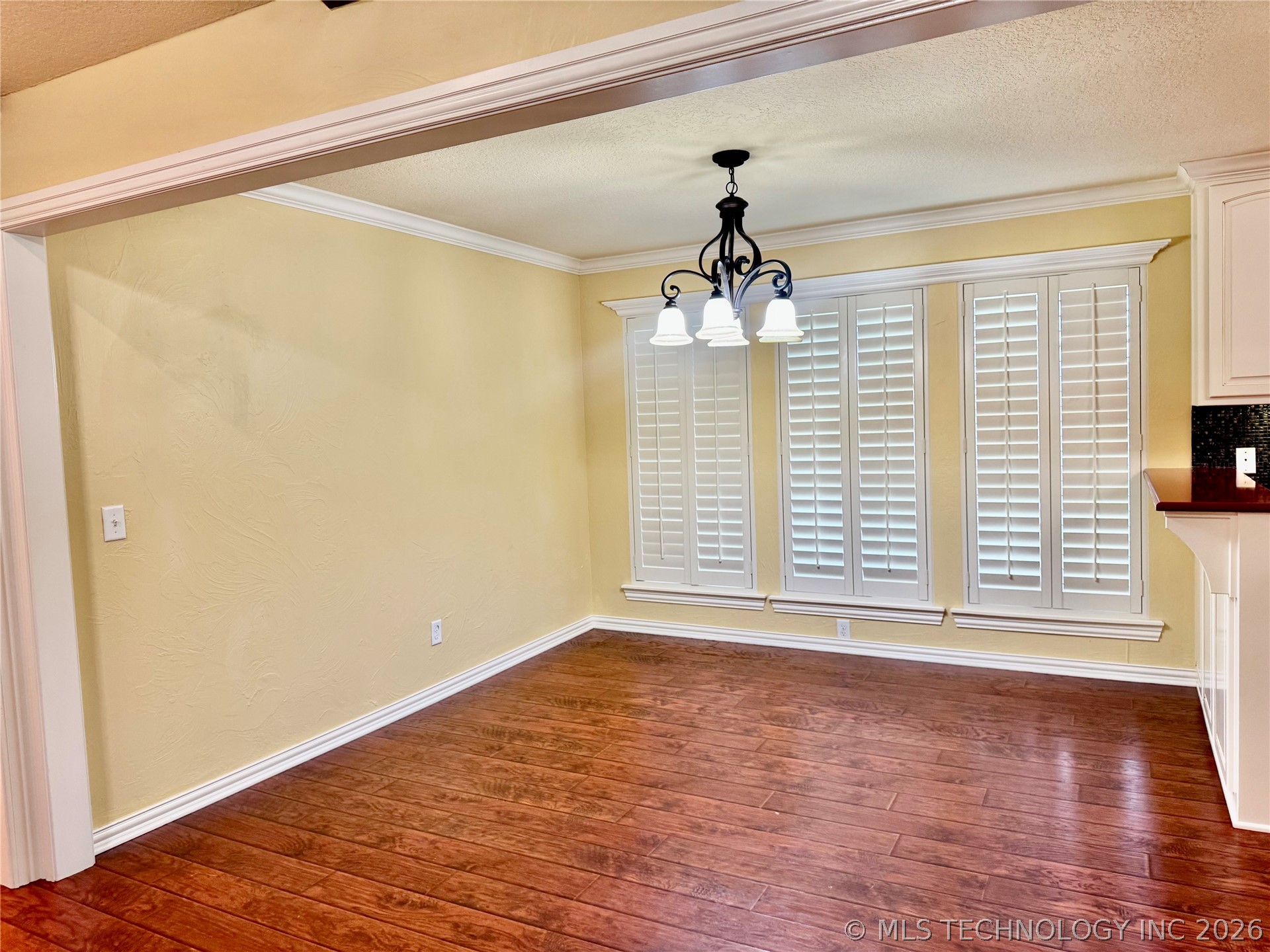 43 Overland Route Property Photo 5