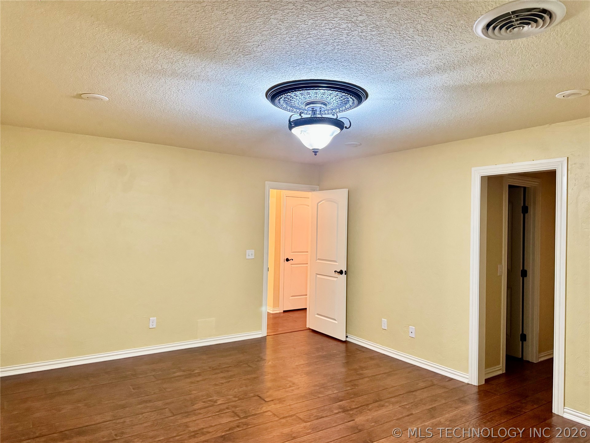 43 Overland Route Property Photo 23