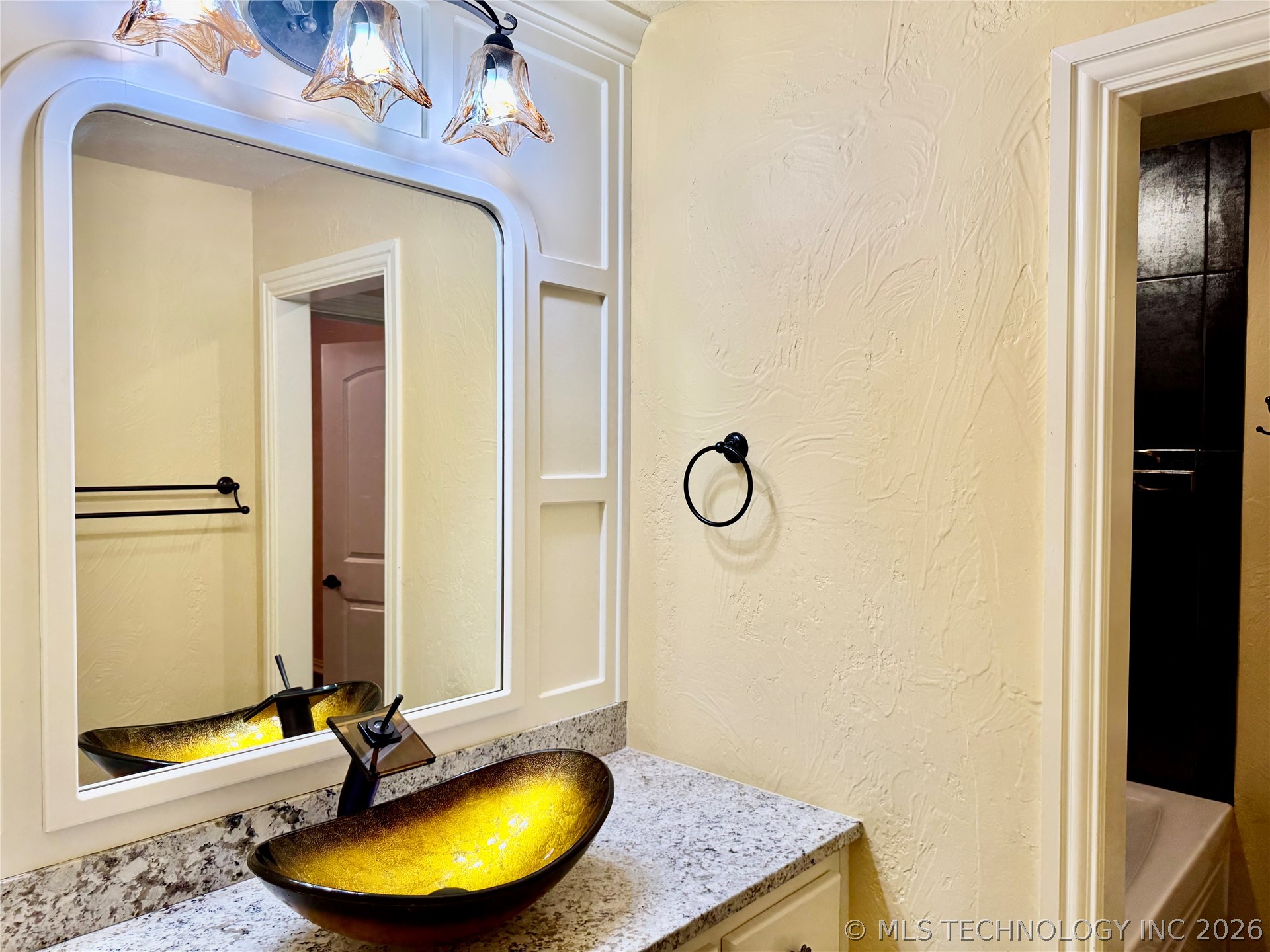43 Overland Route Property Photo 24