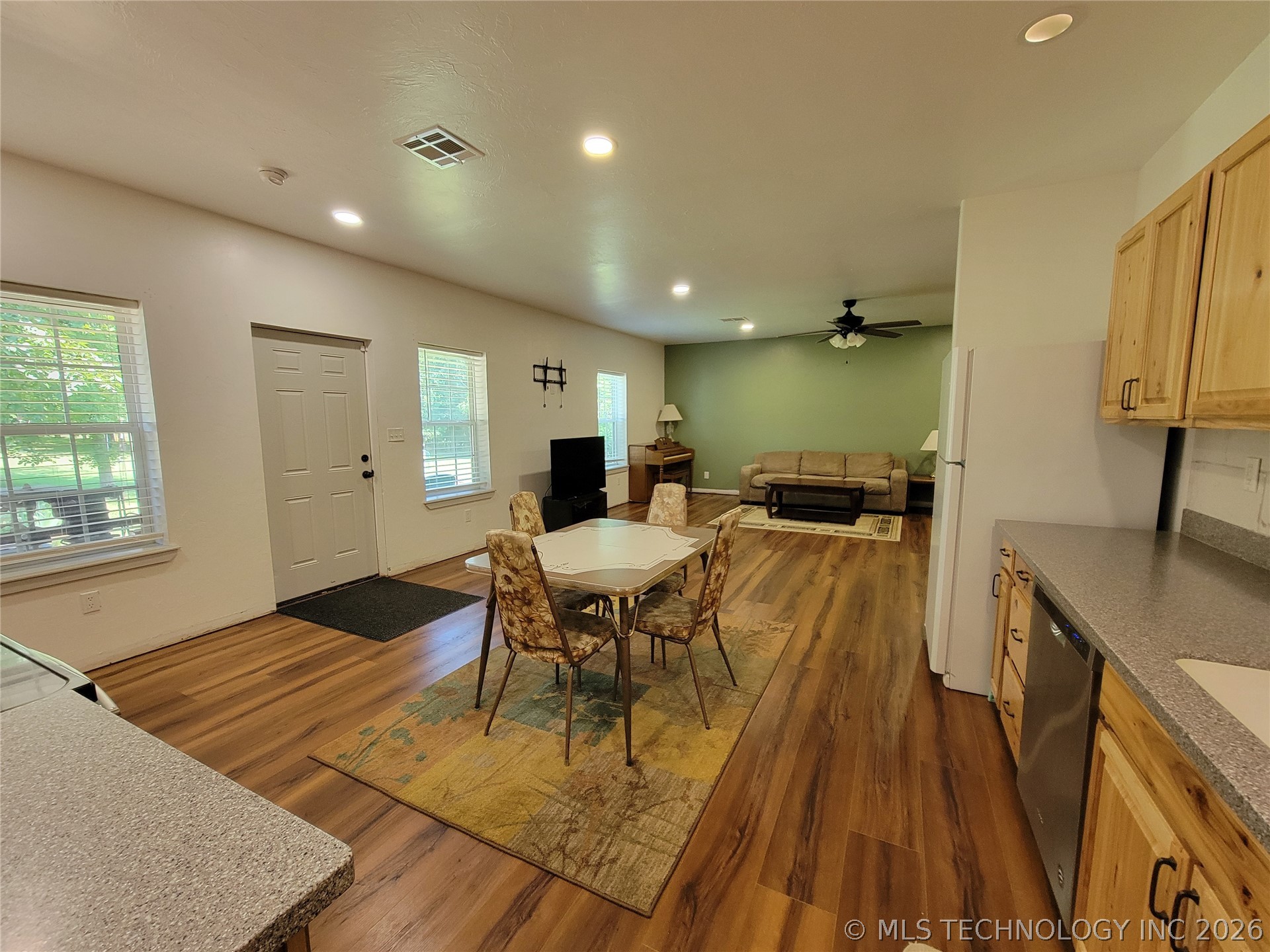 2913 120th Ne Property Photo 8