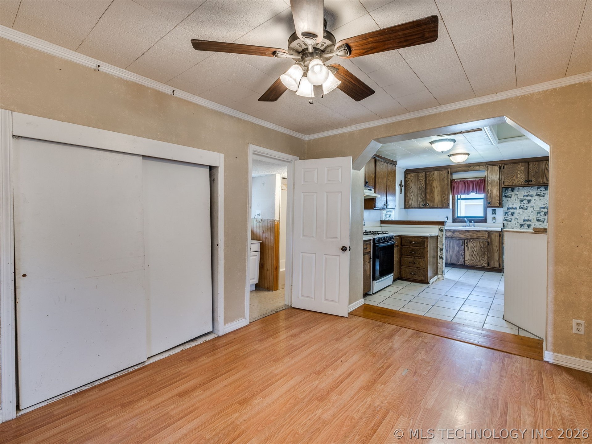 408 N Lincoln Avenue Property Photo 11