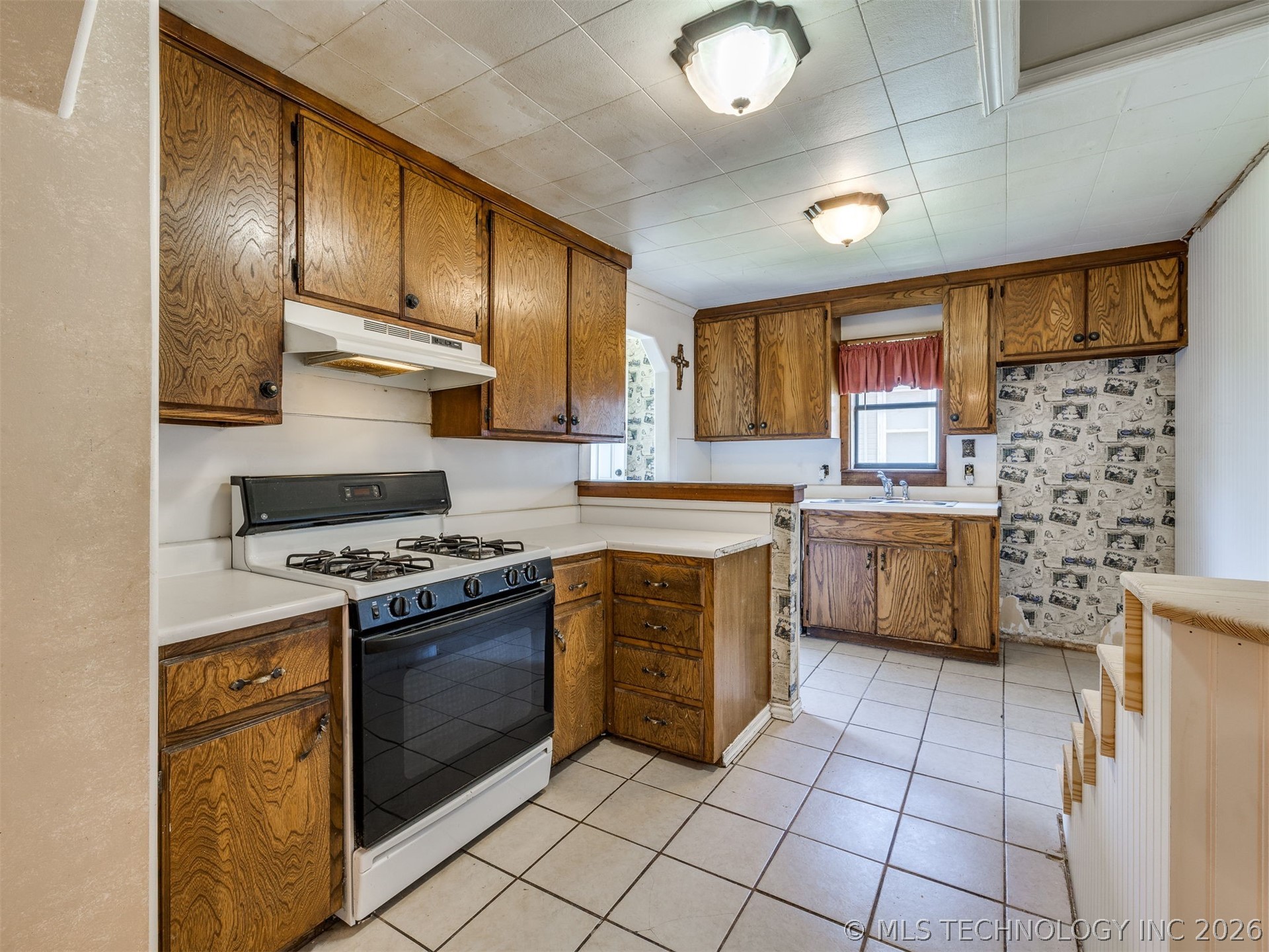 408 N Lincoln Avenue Property Photo 18