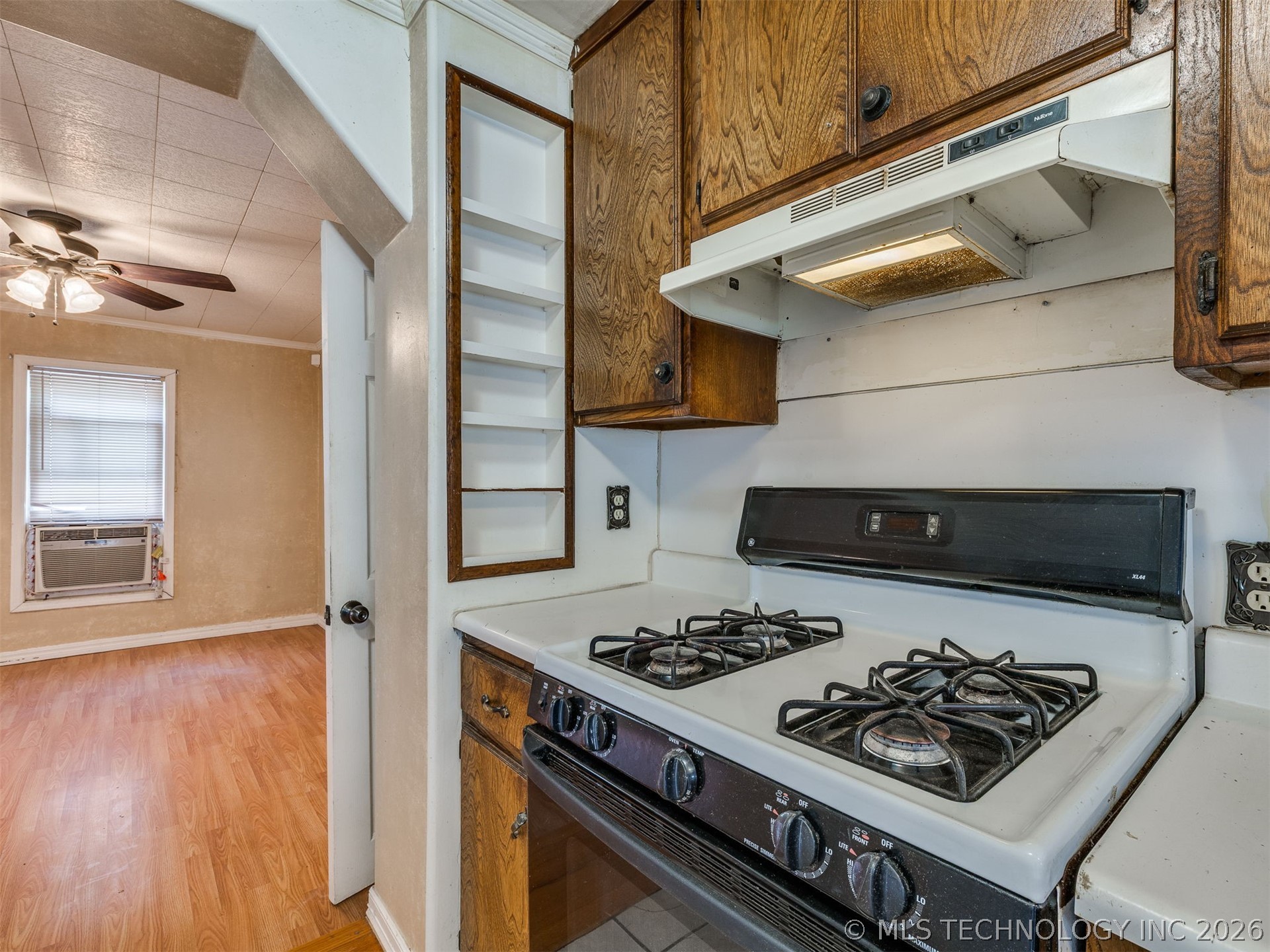 408 N Lincoln Avenue Property Photo 20