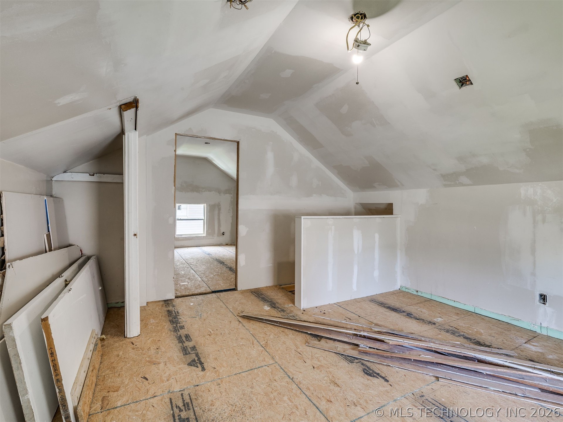 408 N Lincoln Avenue Property Photo 23